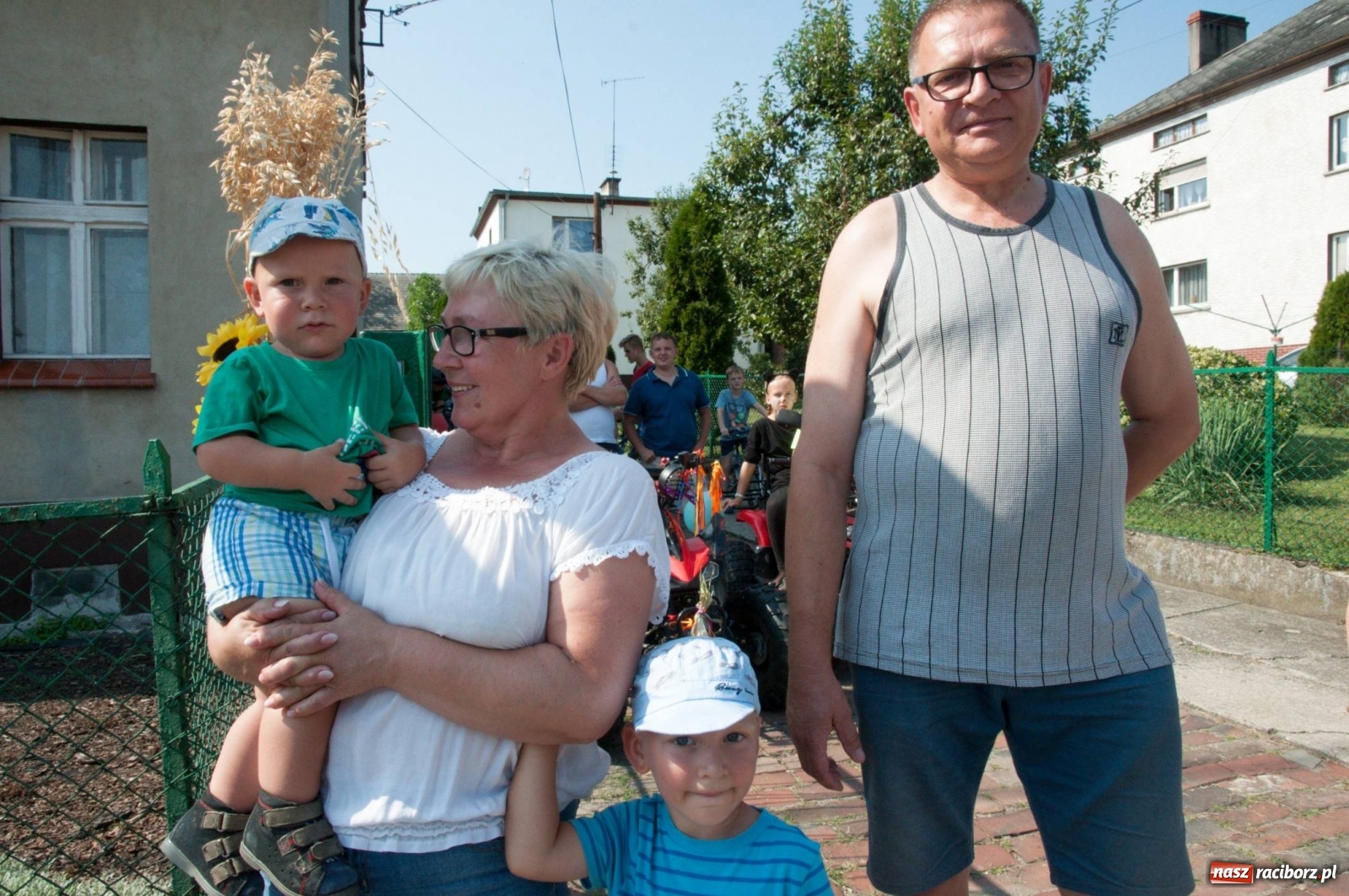 Zdjęcie w galerii na portalu naszraciborz.pl: Dożynki w Krowiarkach z Dionizosem i jego świtą [FOTO i WIDEO]  wiadomości z regionu