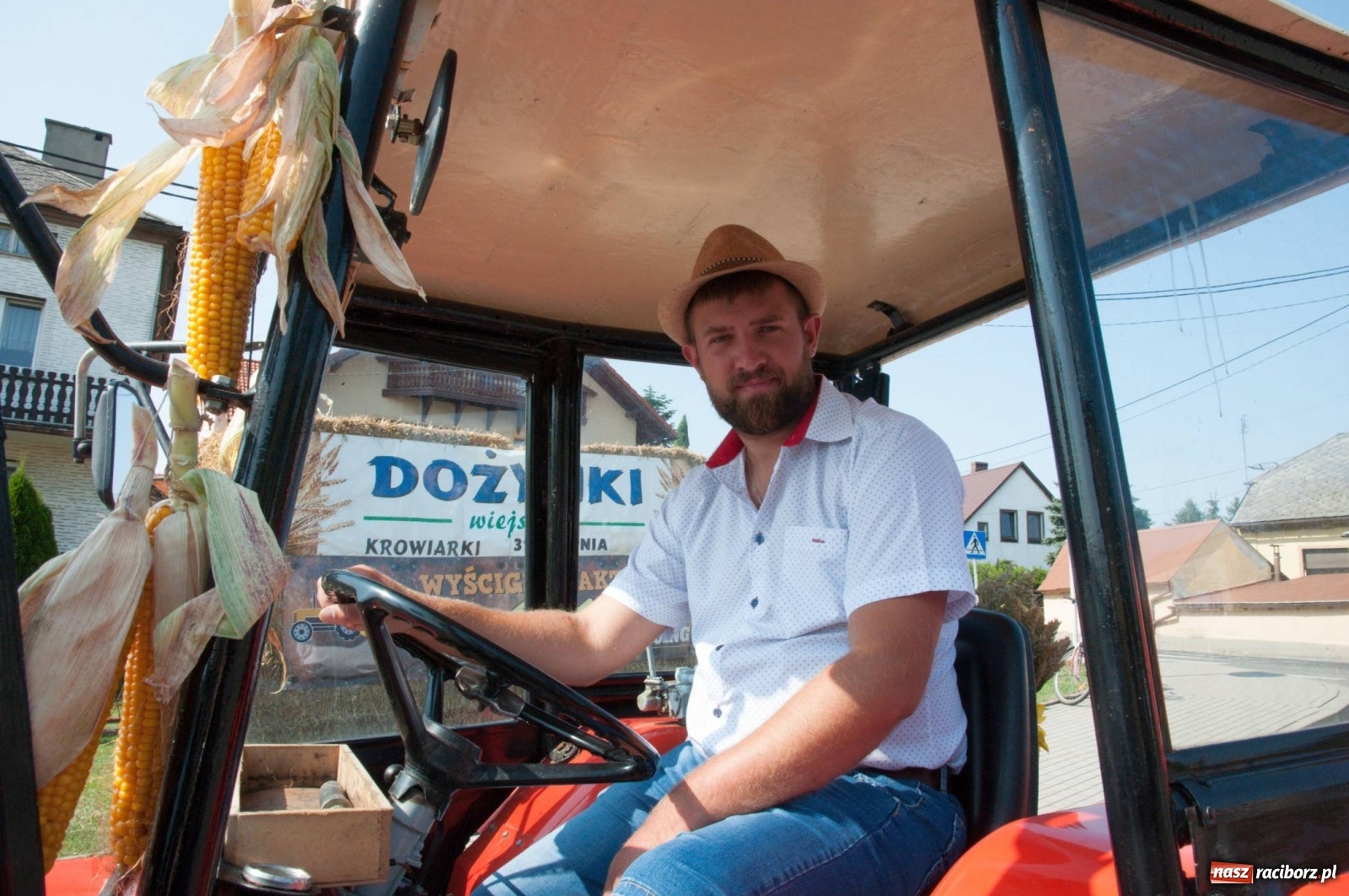 Zdjęcie w galerii na portalu naszraciborz.pl: Dożynki w Krowiarkach z Dionizosem i jego świtą [FOTO i WIDEO]  wiadomości z regionu