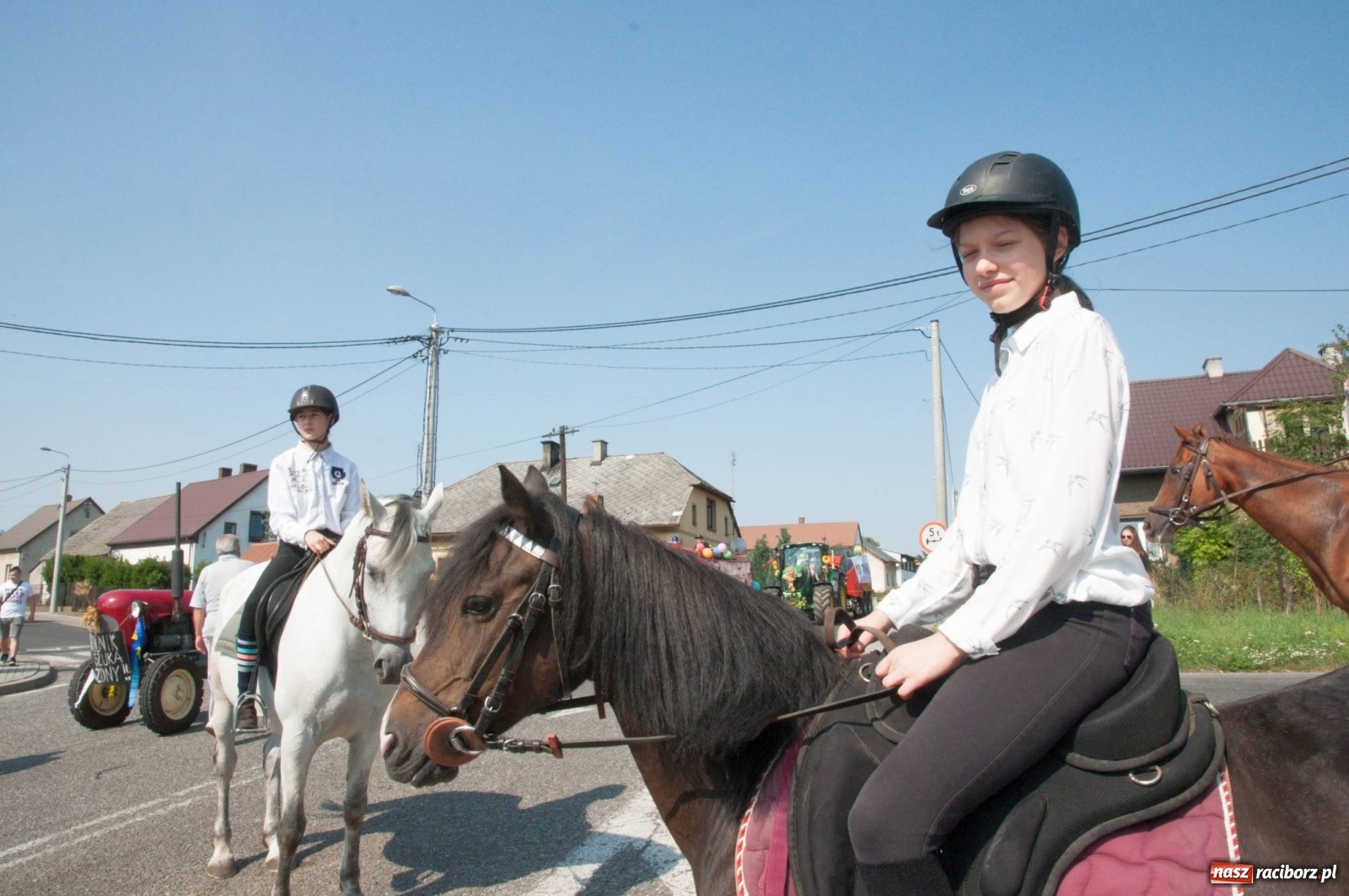 Zdjęcie w galerii na portalu naszraciborz.pl: Dożynki w Krowiarkach z Dionizosem i jego świtą [FOTO i WIDEO]  wiadomości z regionu