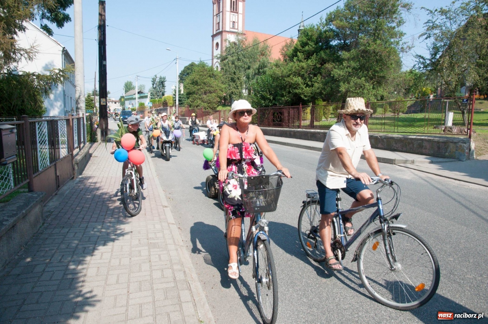 Zdjęcie w galerii na portalu naszraciborz.pl: Dożynki w Krowiarkach z Dionizosem i jego świtą [FOTO i WIDEO]  wiadomości z regionu