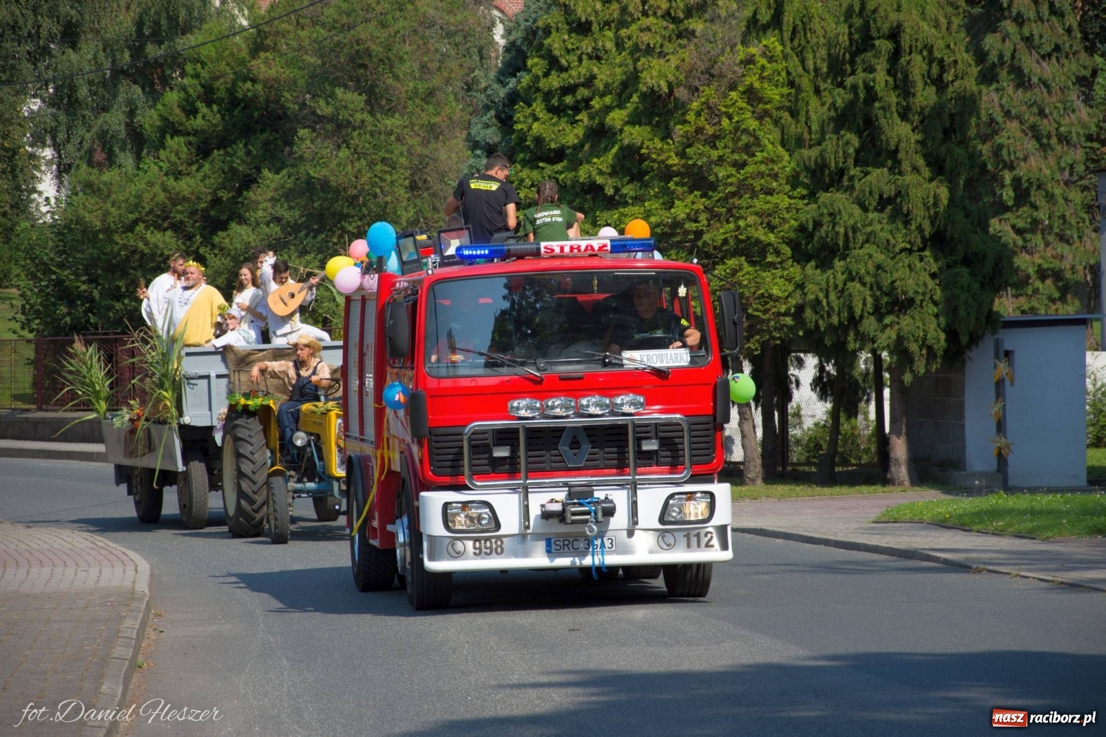 Zdjęcie w galerii na portalu naszraciborz.pl: Dożynki w Krowiarkach z Dionizosem i jego świtą [FOTO i WIDEO]  wiadomości z regionu