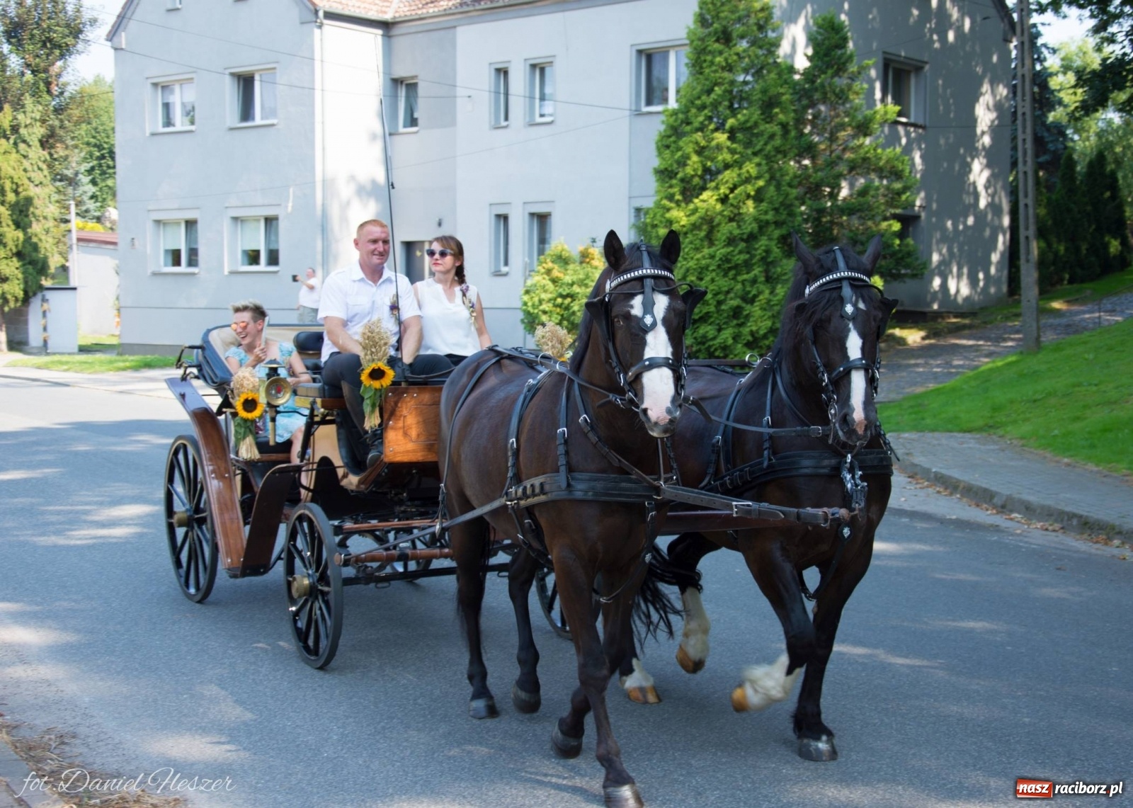 Zdjęcie w galerii na portalu naszraciborz.pl: Dożynki w Krowiarkach z Dionizosem i jego świtą [FOTO i WIDEO]  wiadomości z regionu