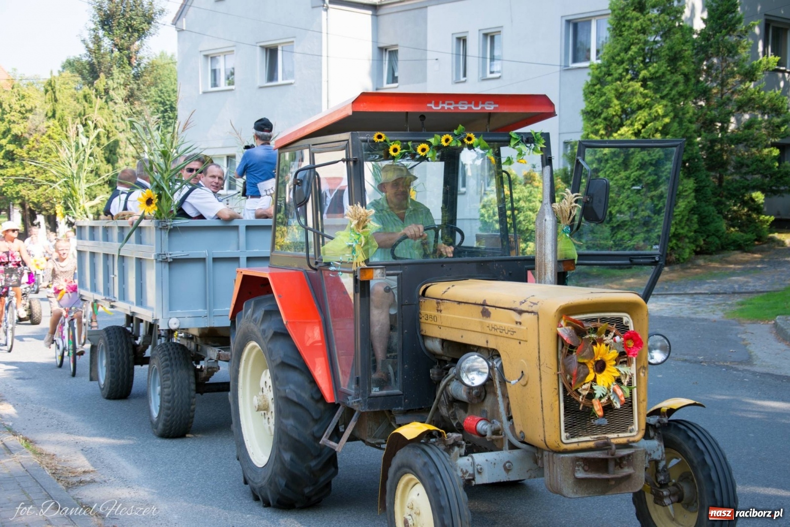 Zdjęcie w galerii na portalu naszraciborz.pl: Dożynki w Krowiarkach z Dionizosem i jego świtą [FOTO i WIDEO]  wiadomości z regionu