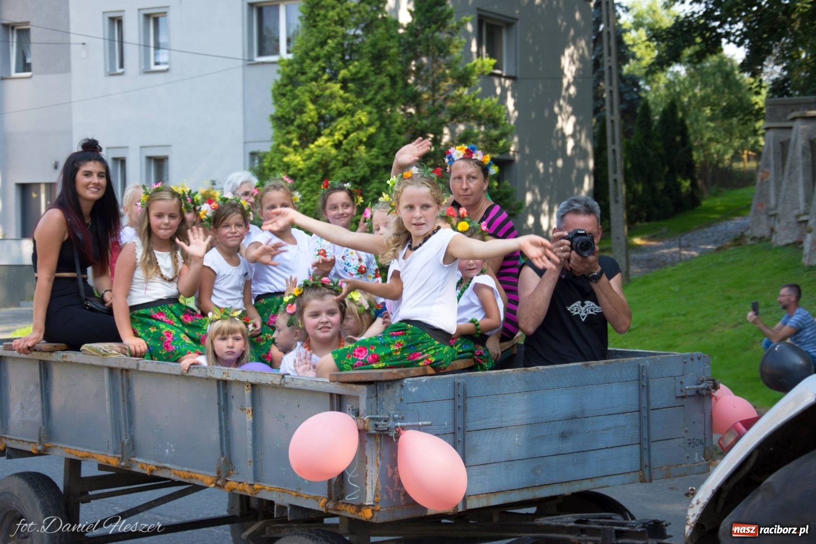 Zdjęcie w galerii na portalu naszraciborz.pl: Dożynki w Krowiarkach z Dionizosem i jego świtą [FOTO i WIDEO]  wiadomości z regionu