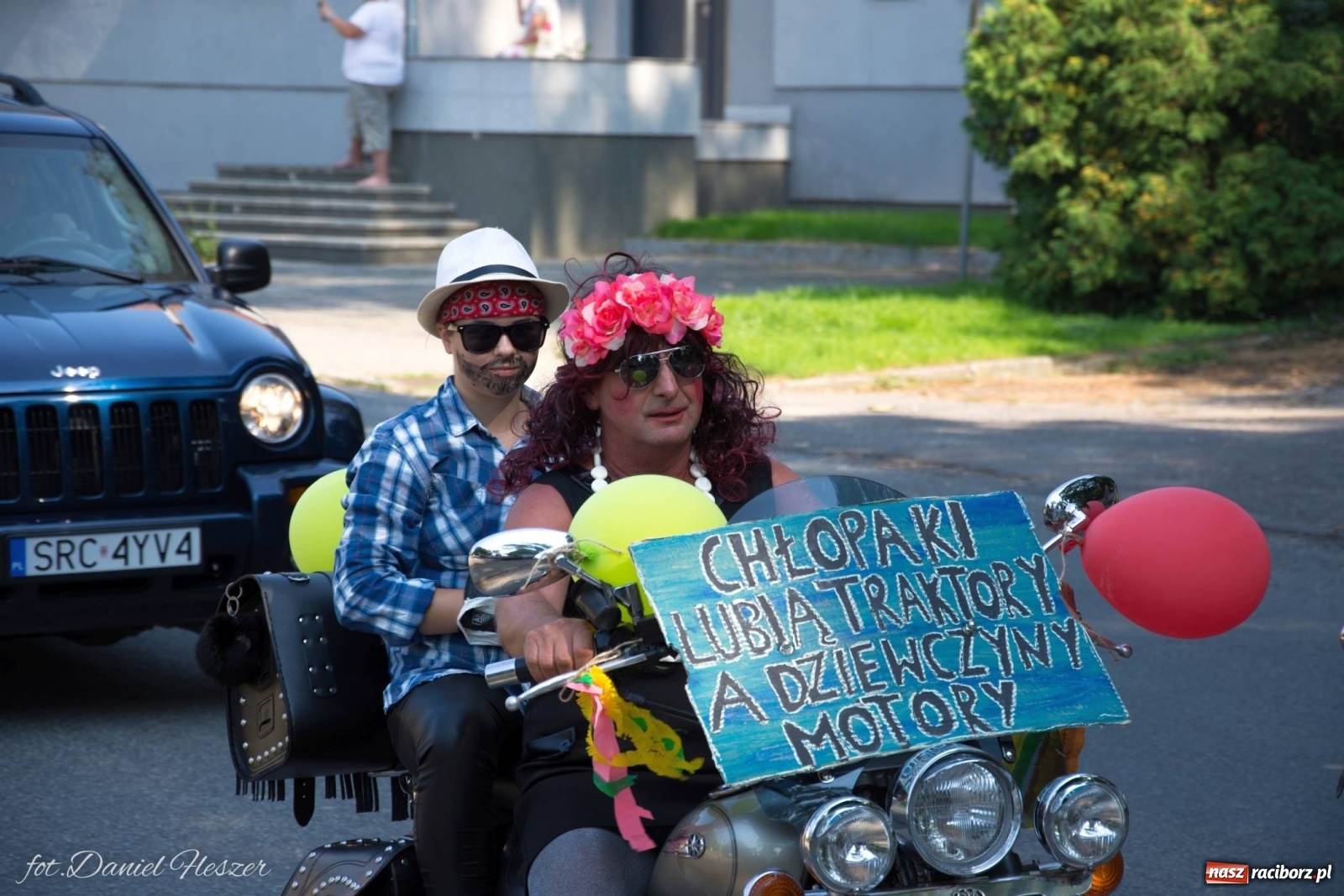 Zdjęcie w galerii na portalu naszraciborz.pl: Dożynki w Krowiarkach z Dionizosem i jego świtą [FOTO i WIDEO]  wiadomości z regionu