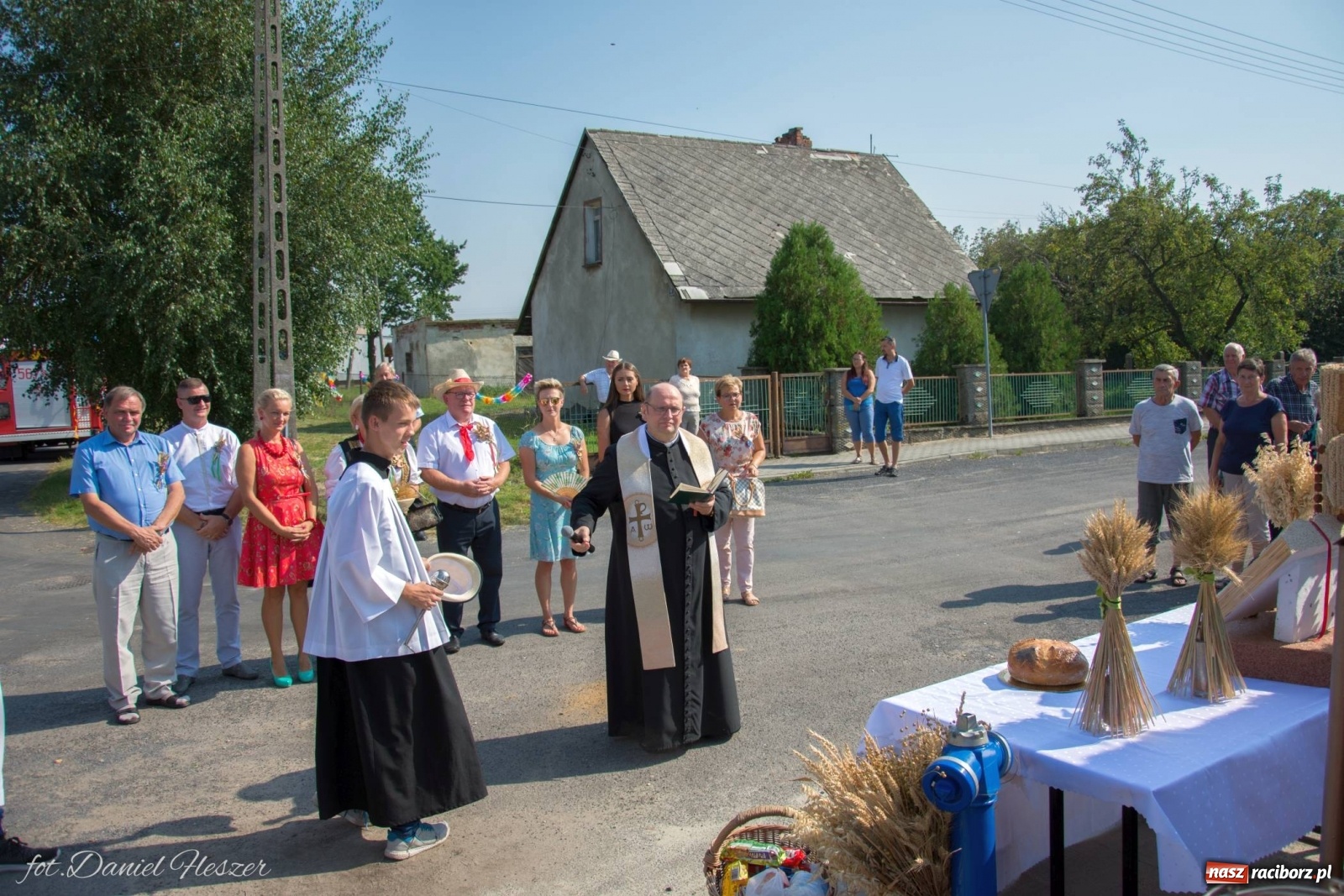 Zdjęcie w galerii na portalu naszraciborz.pl: Dożynki w Krowiarkach z Dionizosem i jego świtą [FOTO i WIDEO]  wiadomości z regionu