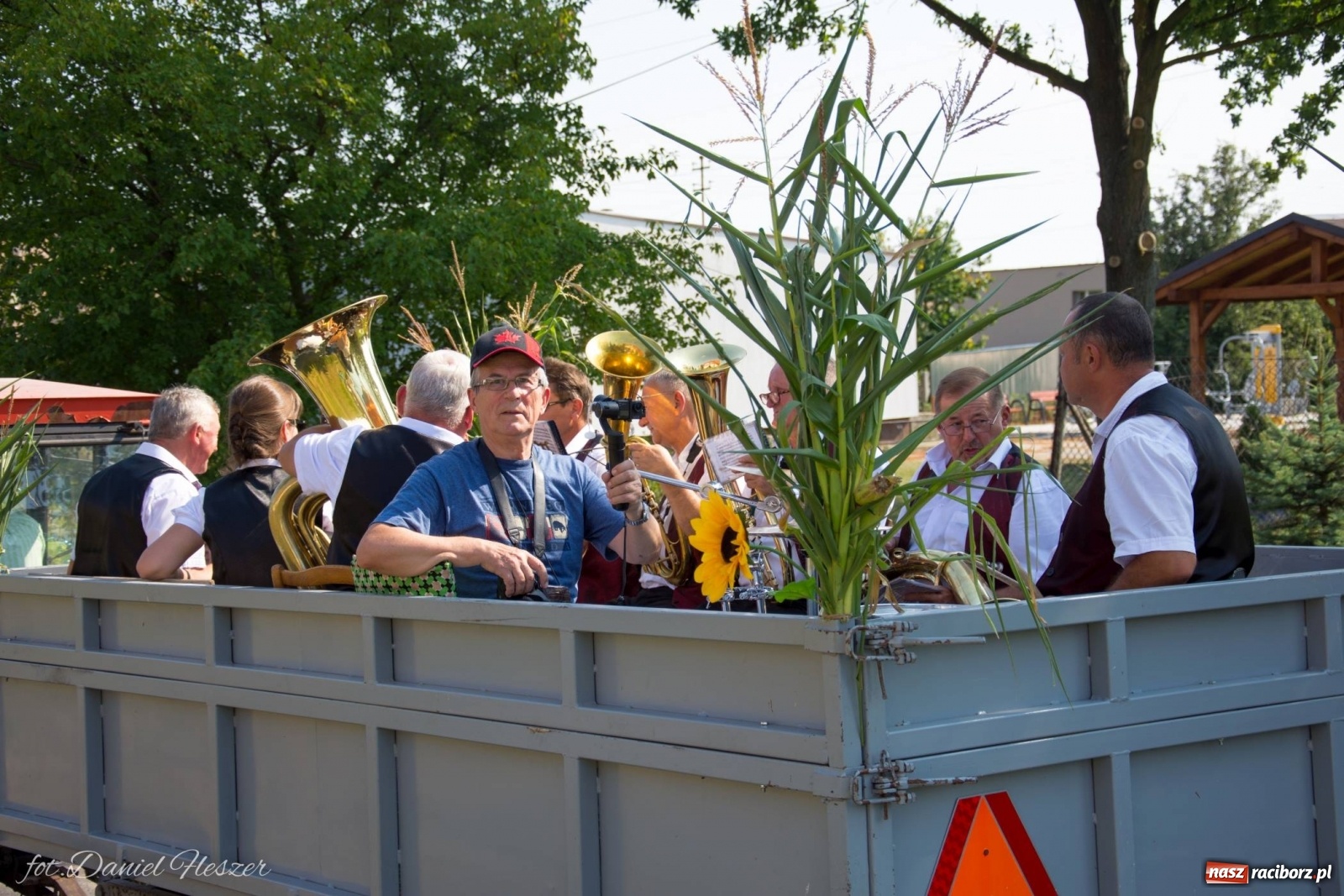 Zdjęcie w galerii na portalu naszraciborz.pl: Dożynki w Krowiarkach z Dionizosem i jego świtą [FOTO i WIDEO]  wiadomości z regionu