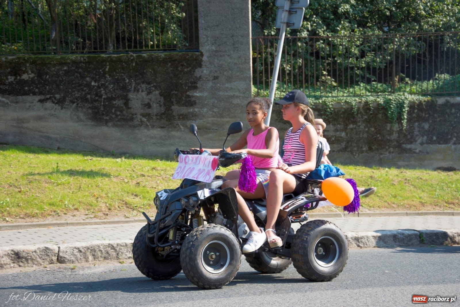 Zdjęcie w galerii na portalu naszraciborz.pl: Dożynki w Krowiarkach z Dionizosem i jego świtą [FOTO i WIDEO]  wiadomości z regionu