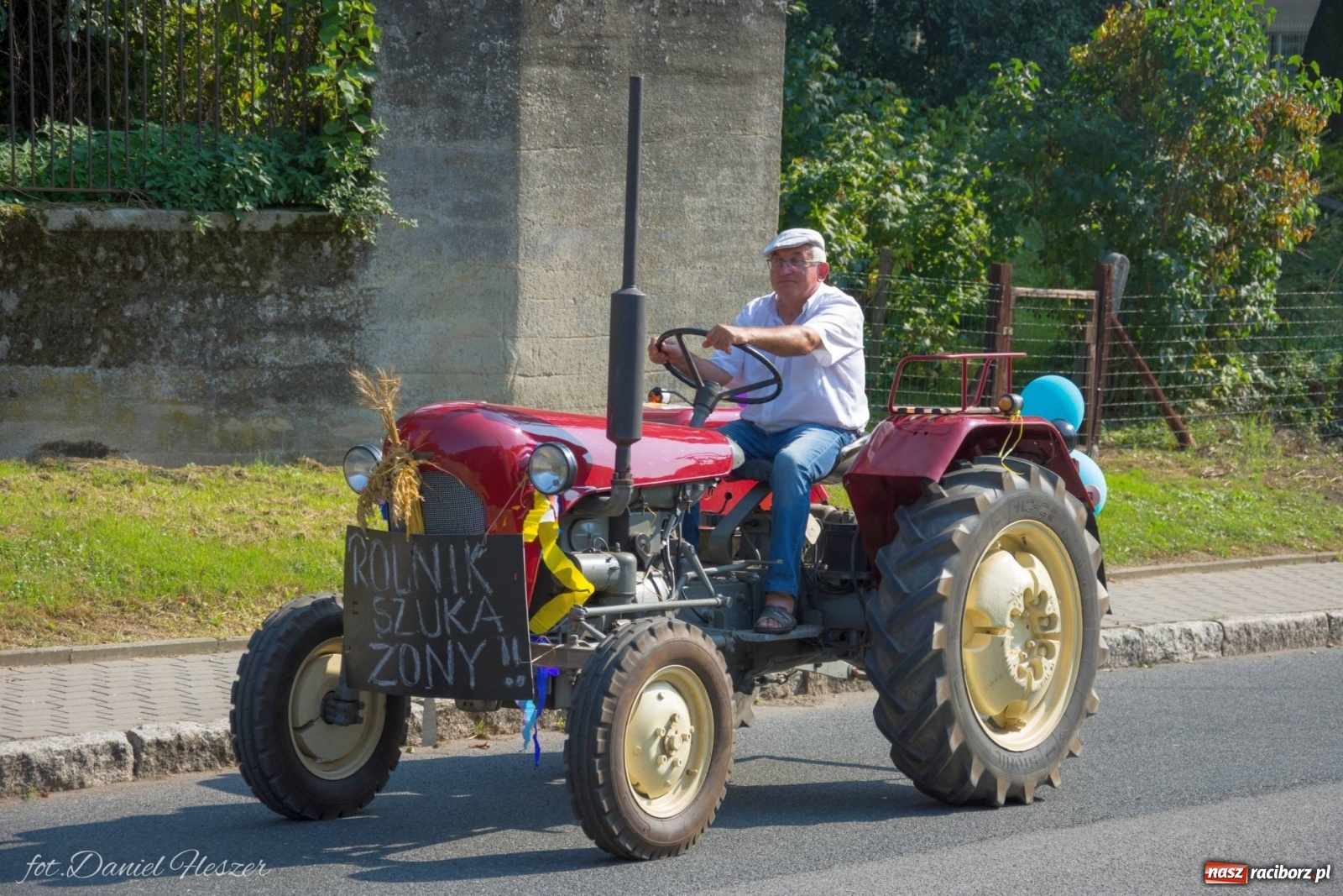 Zdjęcie w galerii na portalu naszraciborz.pl: Dożynki w Krowiarkach z Dionizosem i jego świtą [FOTO i WIDEO]  wiadomości z regionu