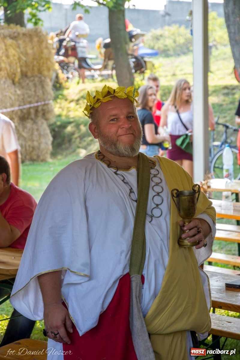 Zdjęcie w galerii na portalu naszraciborz.pl: Dożynki w Krowiarkach z Dionizosem i jego świtą [FOTO i WIDEO]  wiadomości z regionu