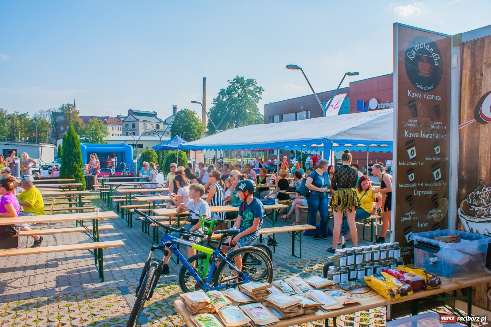 Zdjęcie w galerii na portalu naszraciborz.pl: Charytatywna rozgrzewka przed półmaratonem, czyli V Fitness dla Zdrowia [FOTO i WIDEO] wiadomości z regionu
