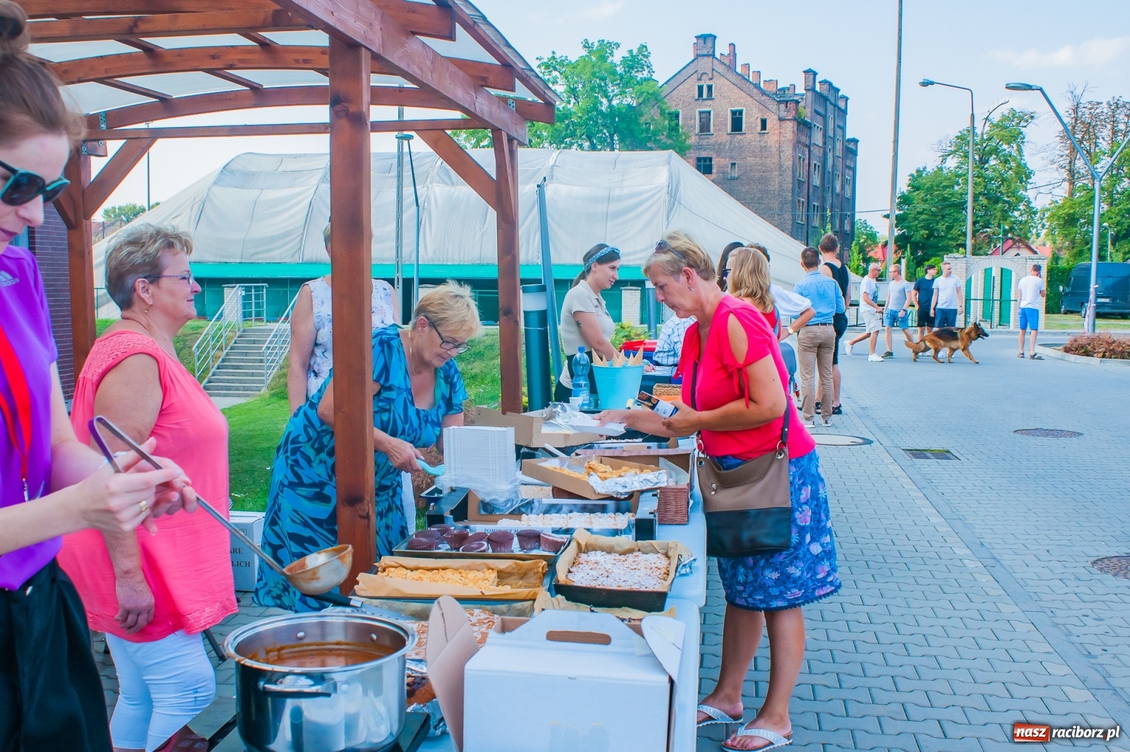 Zdjęcie w galerii na portalu naszraciborz.pl: Charytatywna rozgrzewka przed półmaratonem, czyli V Fitness dla Zdrowia [FOTO i WIDEO] wiadomości z regionu