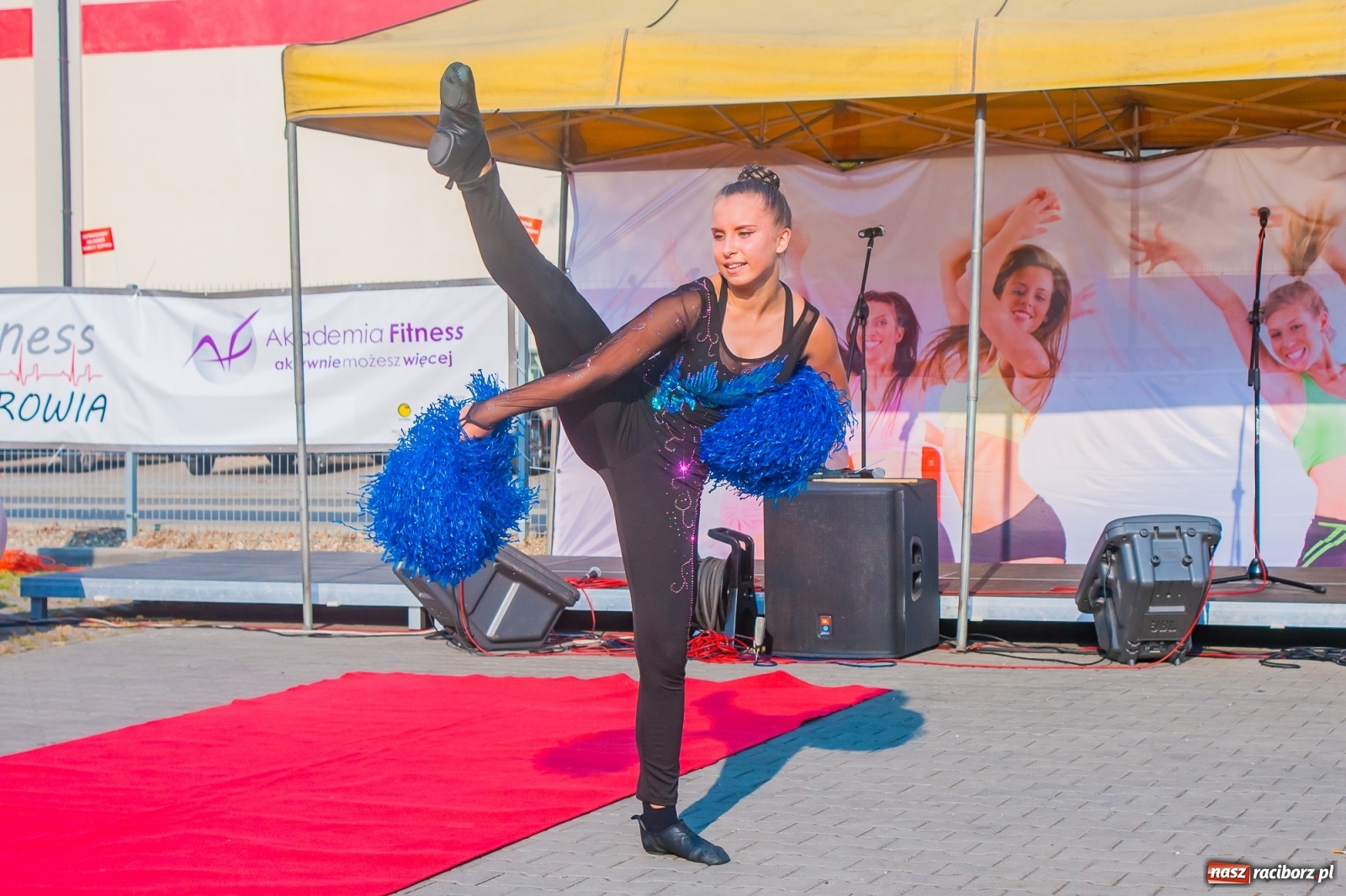 Zdjęcie w galerii na portalu naszraciborz.pl: Charytatywna rozgrzewka przed półmaratonem, czyli V Fitness dla Zdrowia [FOTO i WIDEO] wiadomości z regionu