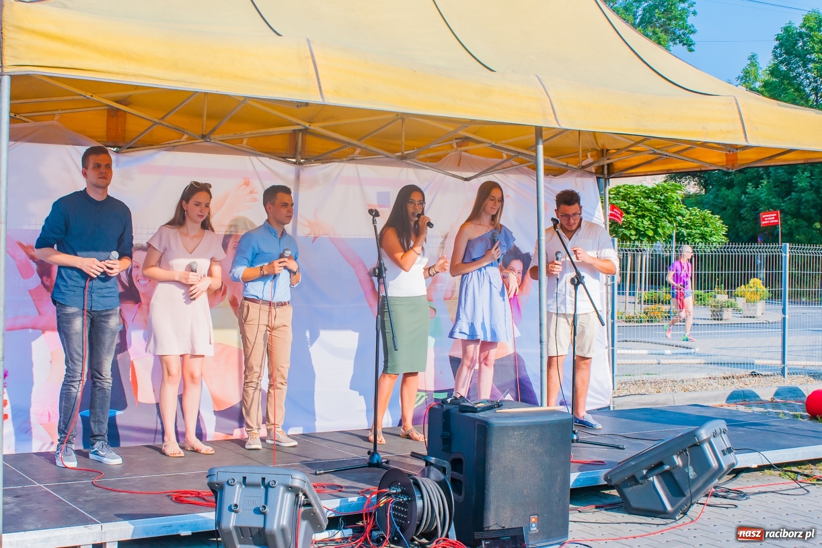 Zdjęcie w galerii na portalu naszraciborz.pl: Charytatywna rozgrzewka przed półmaratonem, czyli V Fitness dla Zdrowia [FOTO i WIDEO] wiadomości z regionu