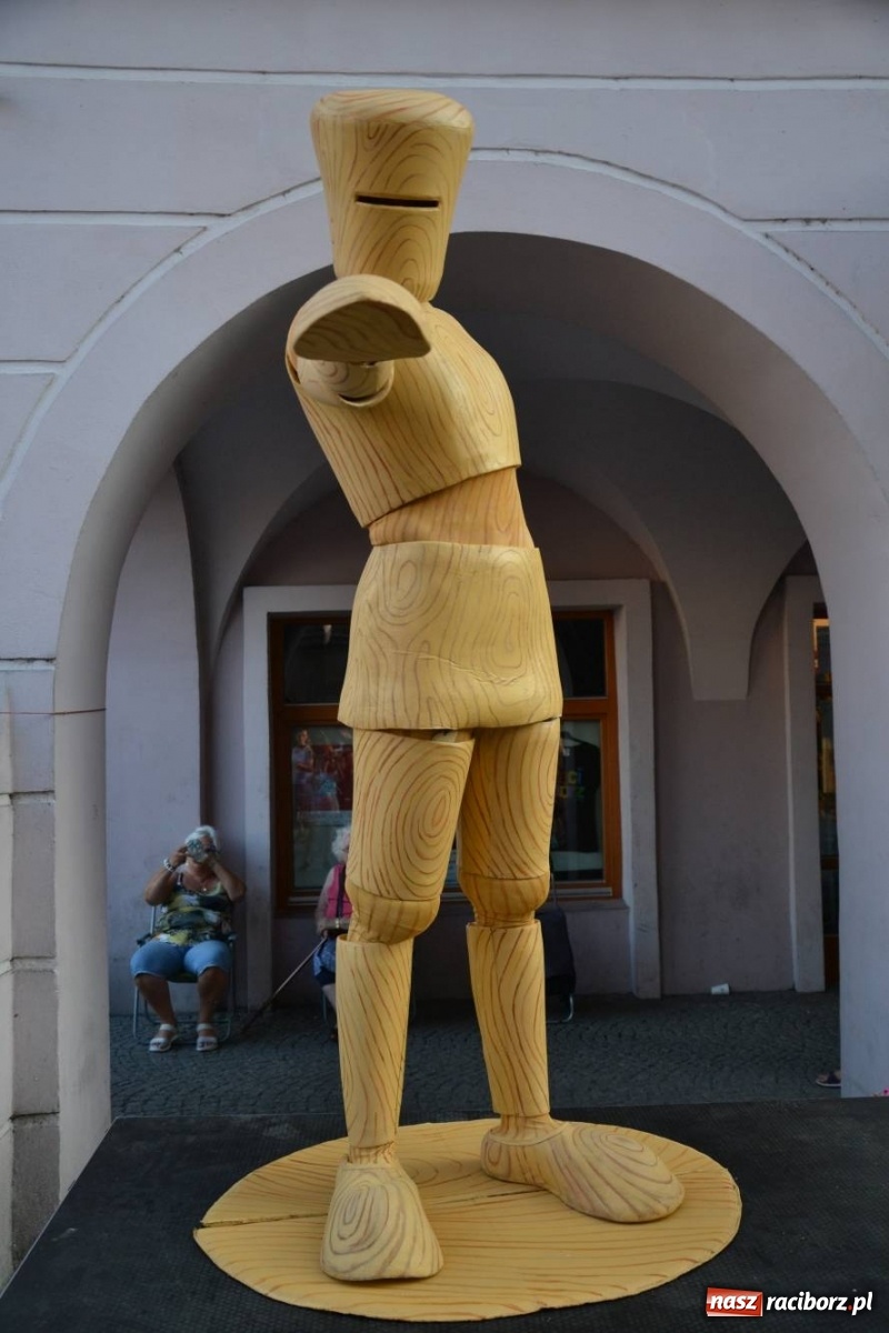 Zdjęcie w galerii na portalu naszraciborz.pl: The Light Parade na finał FRU 2019 [FOTO i WIDEO] wiadomości z regionu