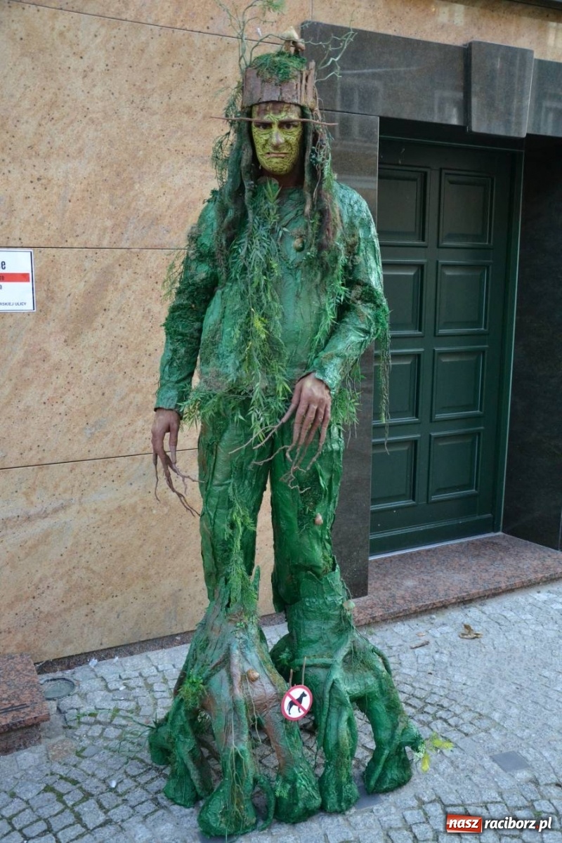 Zdjęcie w galerii na portalu naszraciborz.pl: The Light Parade na finał FRU 2019 [FOTO i WIDEO] wiadomości z regionu