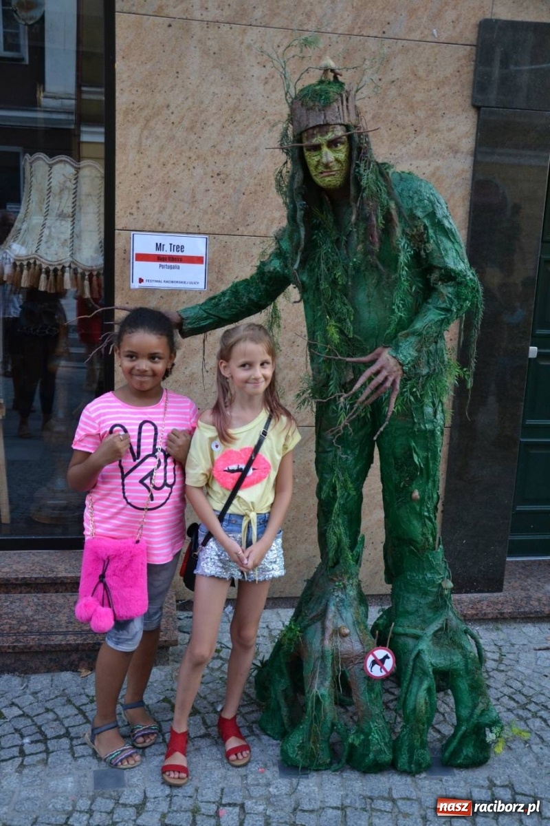 Zdjęcie w galerii na portalu naszraciborz.pl: The Light Parade na finał FRU 2019 [FOTO i WIDEO] wiadomości z regionu