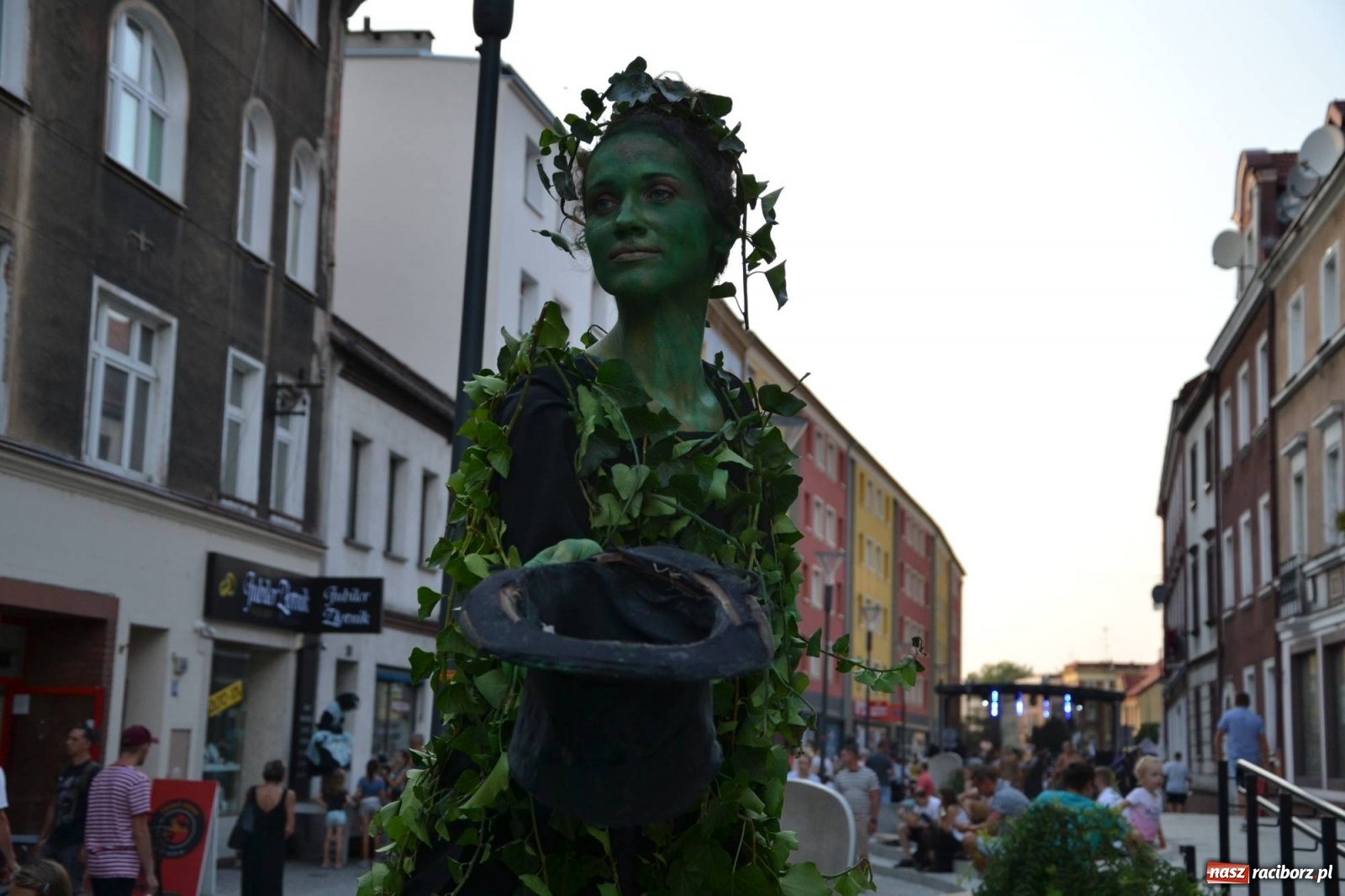 Zdjęcie w galerii na portalu naszraciborz.pl: The Light Parade na finał FRU 2019 [FOTO i WIDEO] wiadomości z regionu