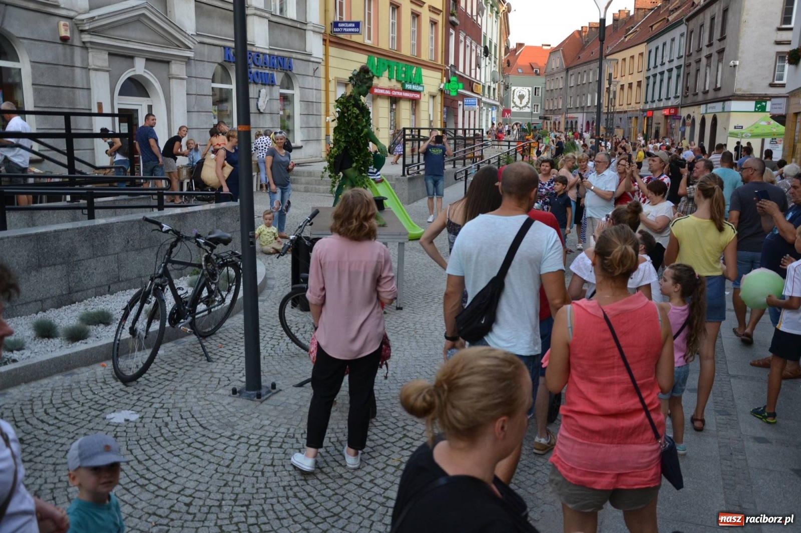Zdjęcie w galerii na portalu naszraciborz.pl: The Light Parade na finał FRU 2019 [FOTO i WIDEO] wiadomości z regionu