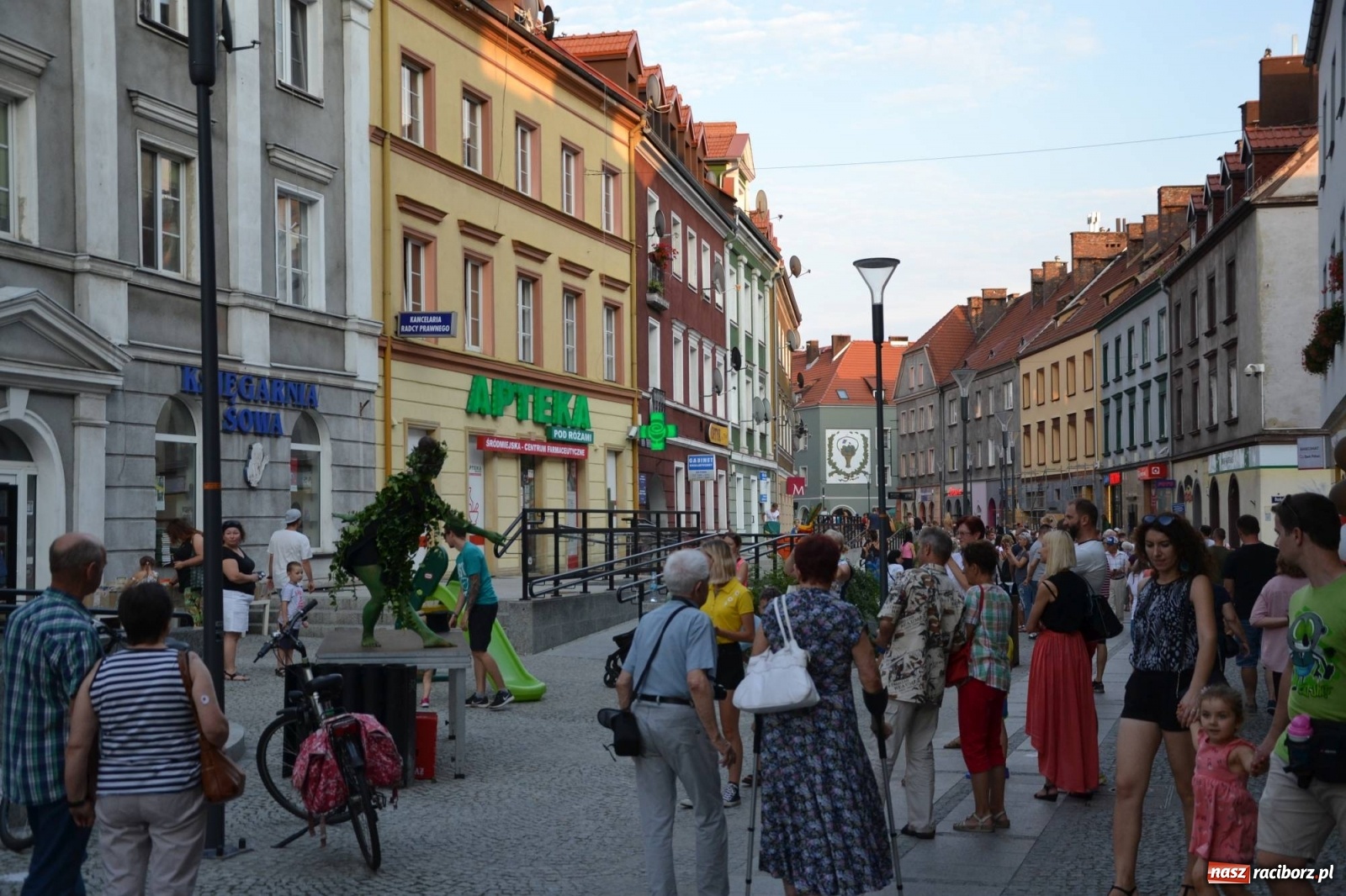 Zdjęcie w galerii na portalu naszraciborz.pl: The Light Parade na finał FRU 2019 [FOTO i WIDEO] wiadomości z regionu