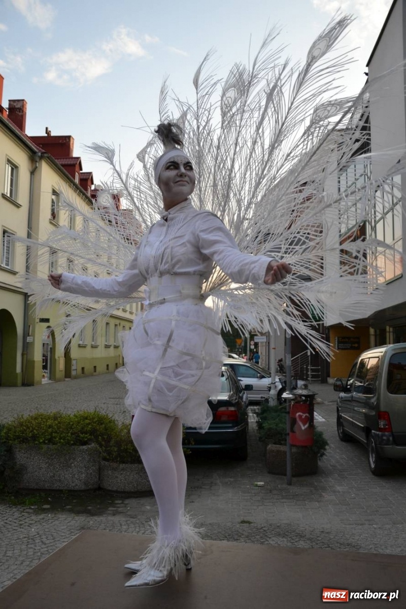 Zdjęcie w galerii na portalu naszraciborz.pl: The Light Parade na finał FRU 2019 [FOTO i WIDEO] wiadomości z regionu