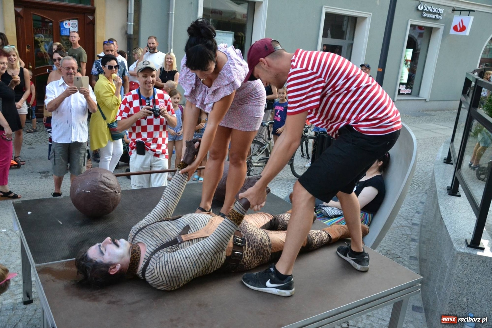 Zdjęcie w galerii na portalu naszraciborz.pl: The Light Parade na finał FRU 2019 [FOTO i WIDEO] wiadomości z regionu