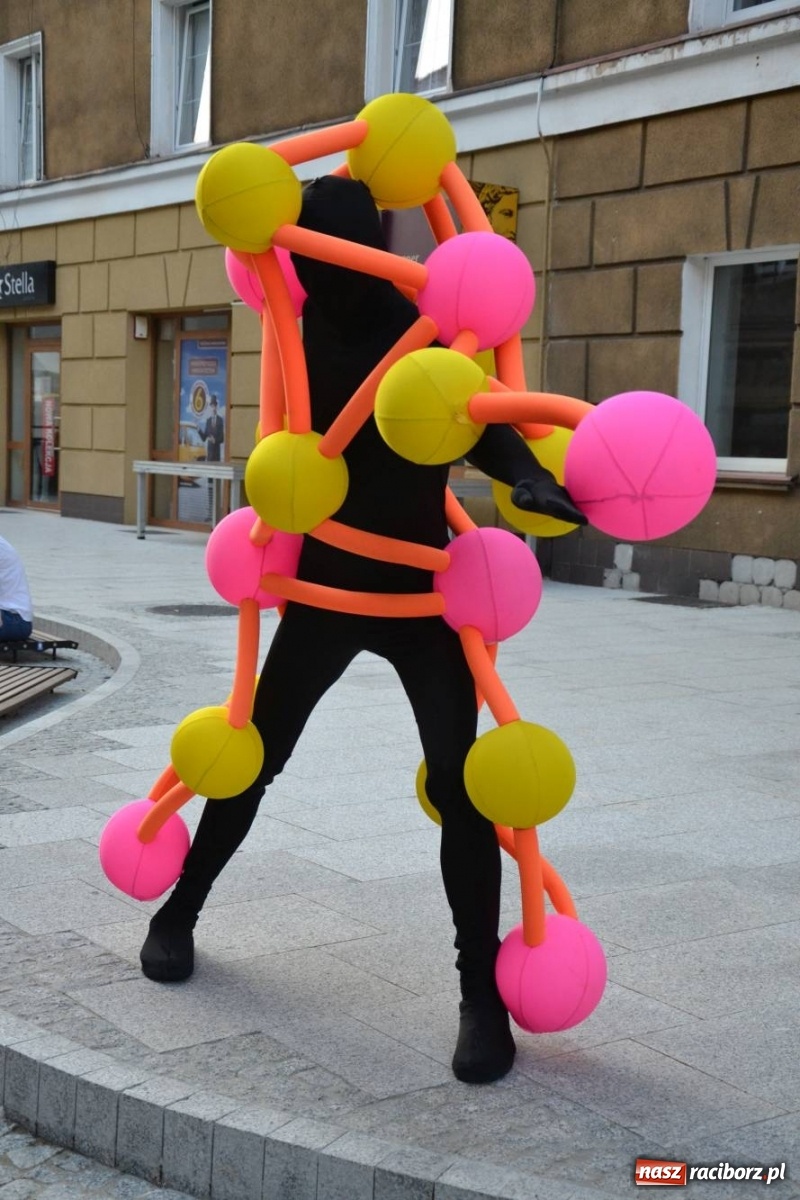 Zdjęcie w galerii na portalu naszraciborz.pl: The Light Parade na finał FRU 2019 [FOTO i WIDEO] wiadomości z regionu