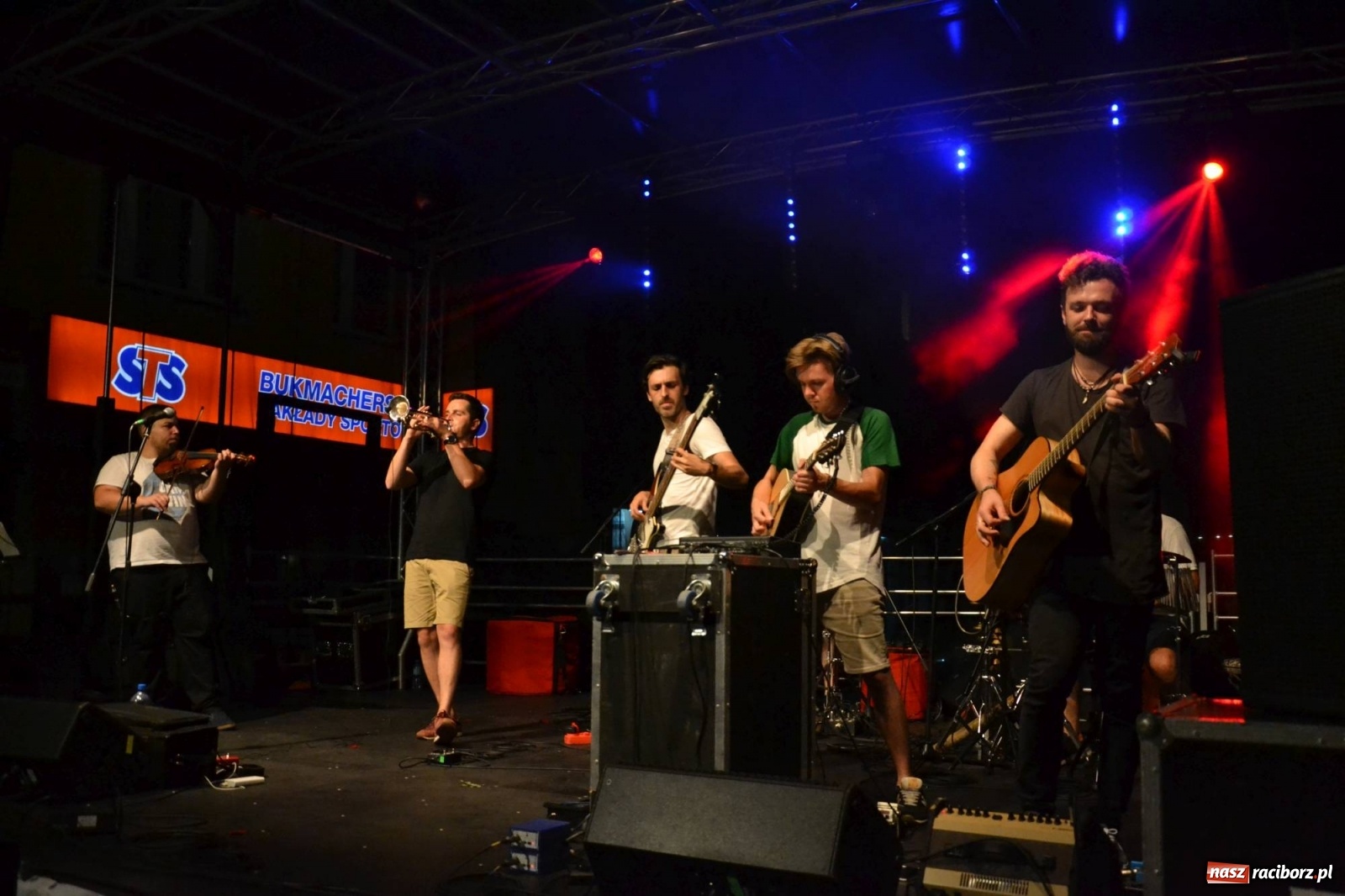 Zdjęcie w galerii na portalu naszraciborz.pl: The Light Parade na finał FRU 2019 [FOTO i WIDEO] wiadomości z regionu