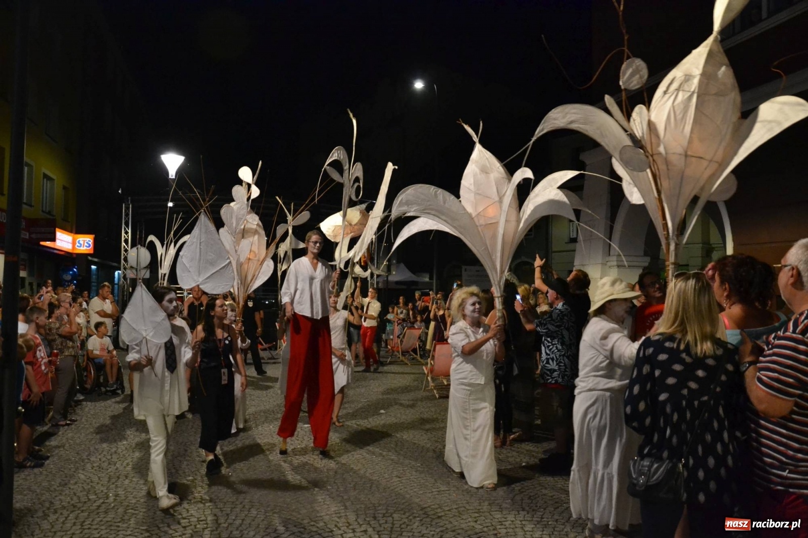 Zdjęcie w galerii na portalu naszraciborz.pl: The Light Parade na finał FRU 2019 [FOTO i WIDEO] wiadomości z regionu