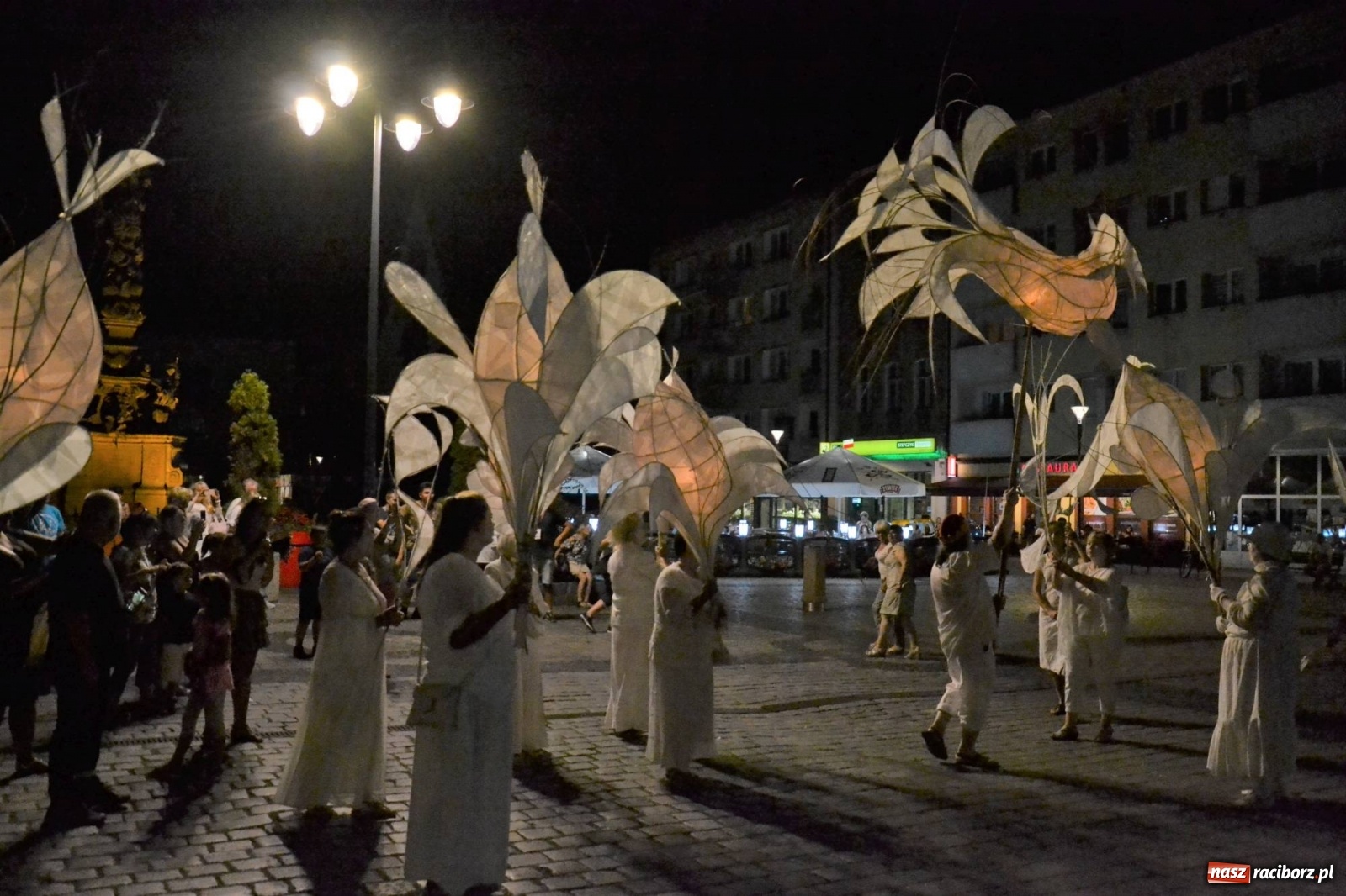 Zdjęcie w galerii na portalu naszraciborz.pl: The Light Parade na finał FRU 2019 [FOTO i WIDEO] wiadomości z regionu