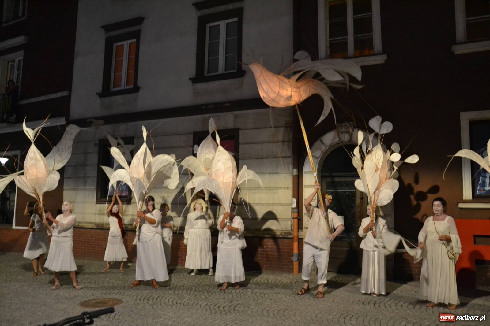 Zdjęcie w galerii na portalu naszraciborz.pl: The Light Parade na finał FRU 2019 [FOTO i WIDEO] wiadomości z regionu