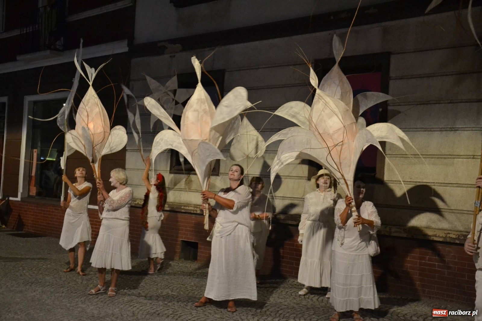 Zdjęcie w galerii na portalu naszraciborz.pl: The Light Parade na finał FRU 2019 [FOTO i WIDEO] wiadomości z regionu