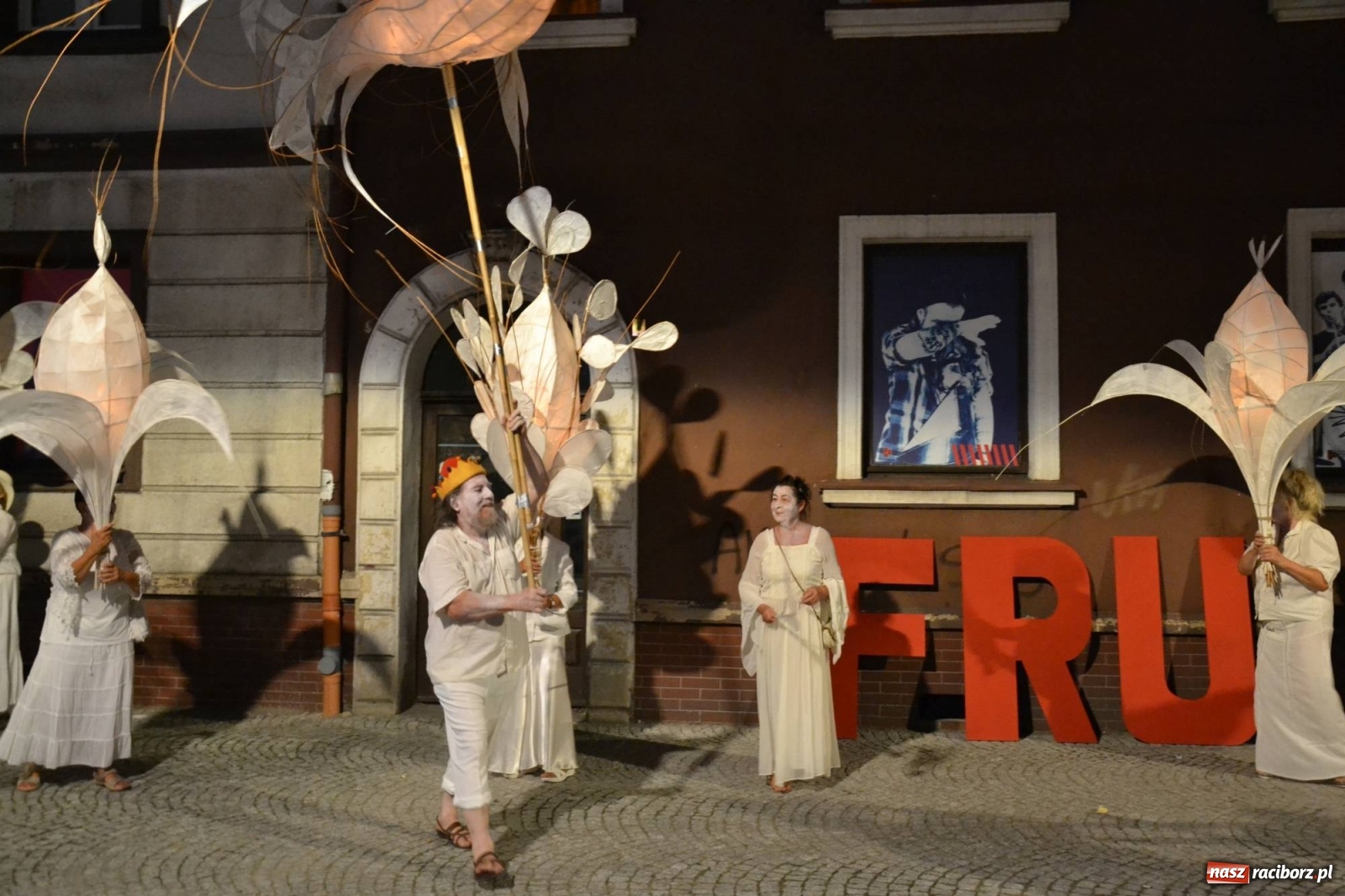 Zdjęcie w galerii na portalu naszraciborz.pl: The Light Parade na finał FRU 2019 [FOTO i WIDEO] wiadomości z regionu