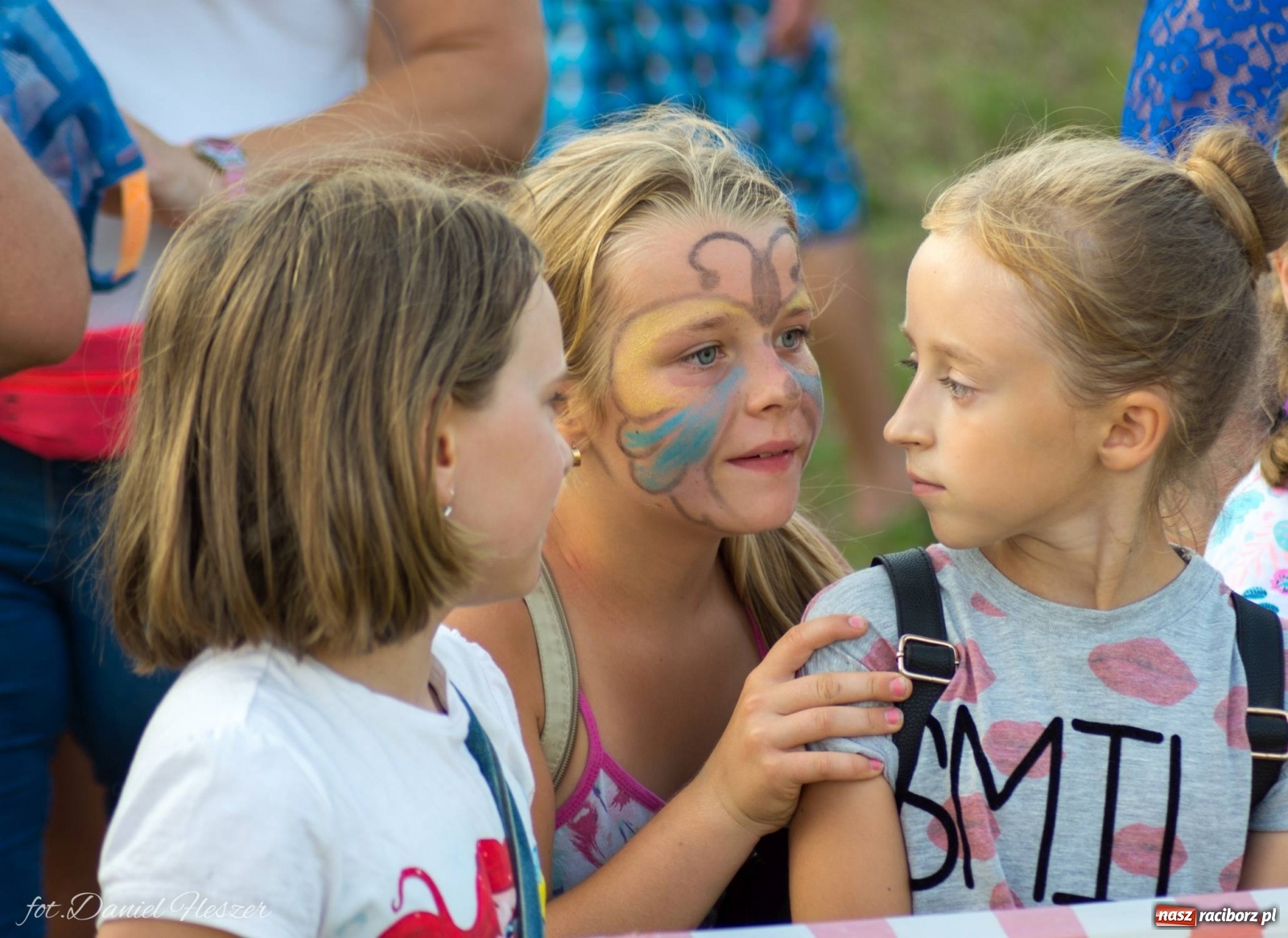 Zdjęcie w galerii na portalu naszraciborz.pl: Krowiarki 2019. Zmagania traktorów i dożynkowy korowód [FOTO z DRONA] wiadomości z regionu
