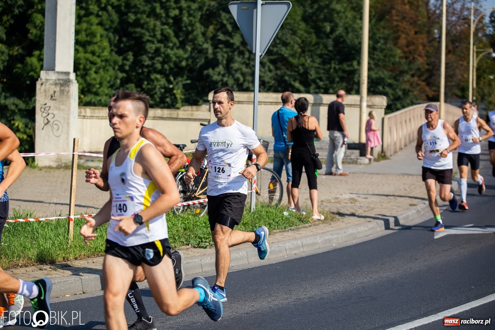 Zdjęcie w galerii na portalu naszraciborz.pl: Kenijczycy zdominowali Półmaraton Rafako [FOTO i WIDEO]  wiadomości z regionu