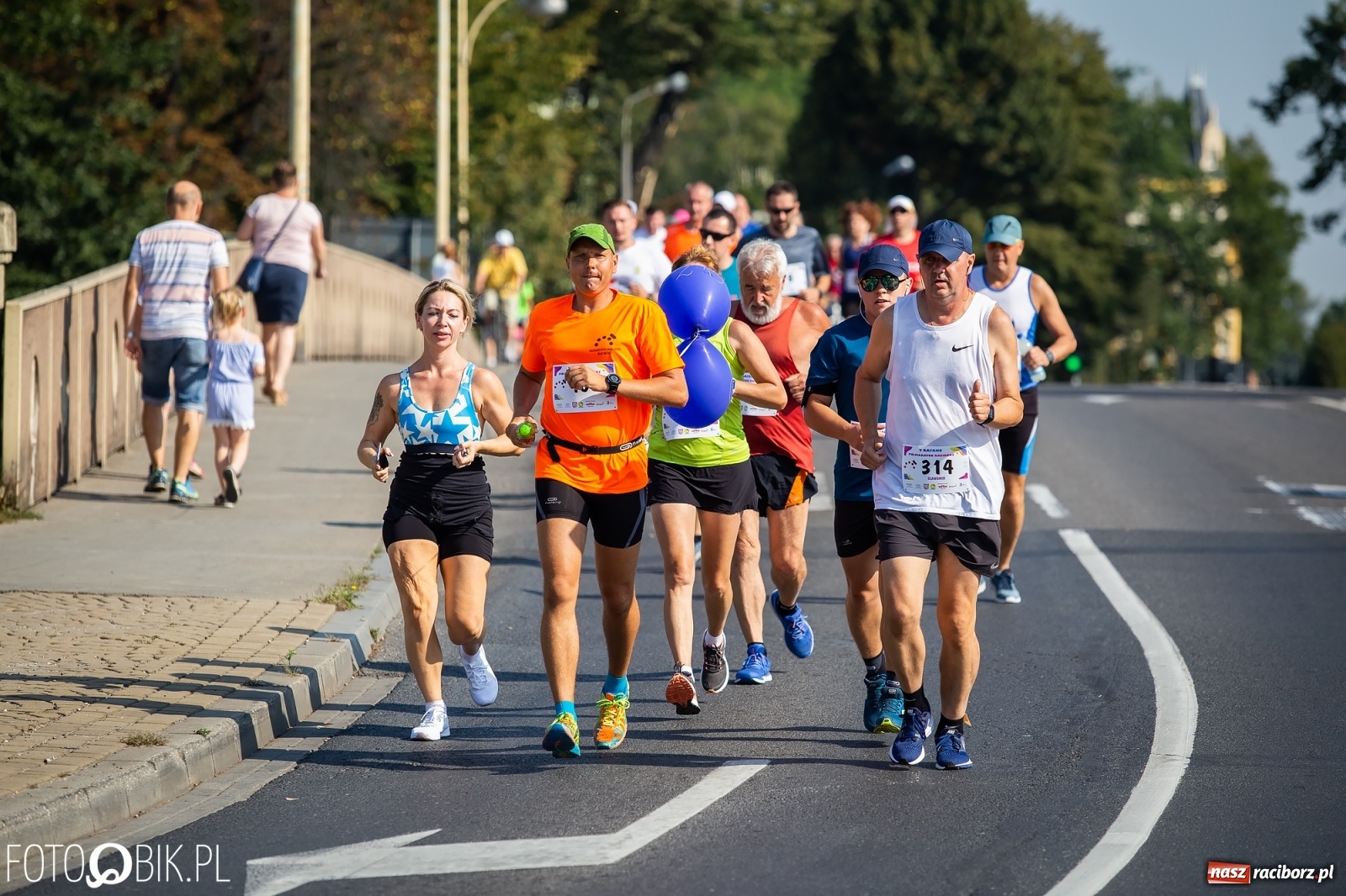 Zdjęcie w galerii na portalu naszraciborz.pl: Kenijczycy zdominowali Półmaraton Rafako [FOTO i WIDEO]  wiadomości z regionu