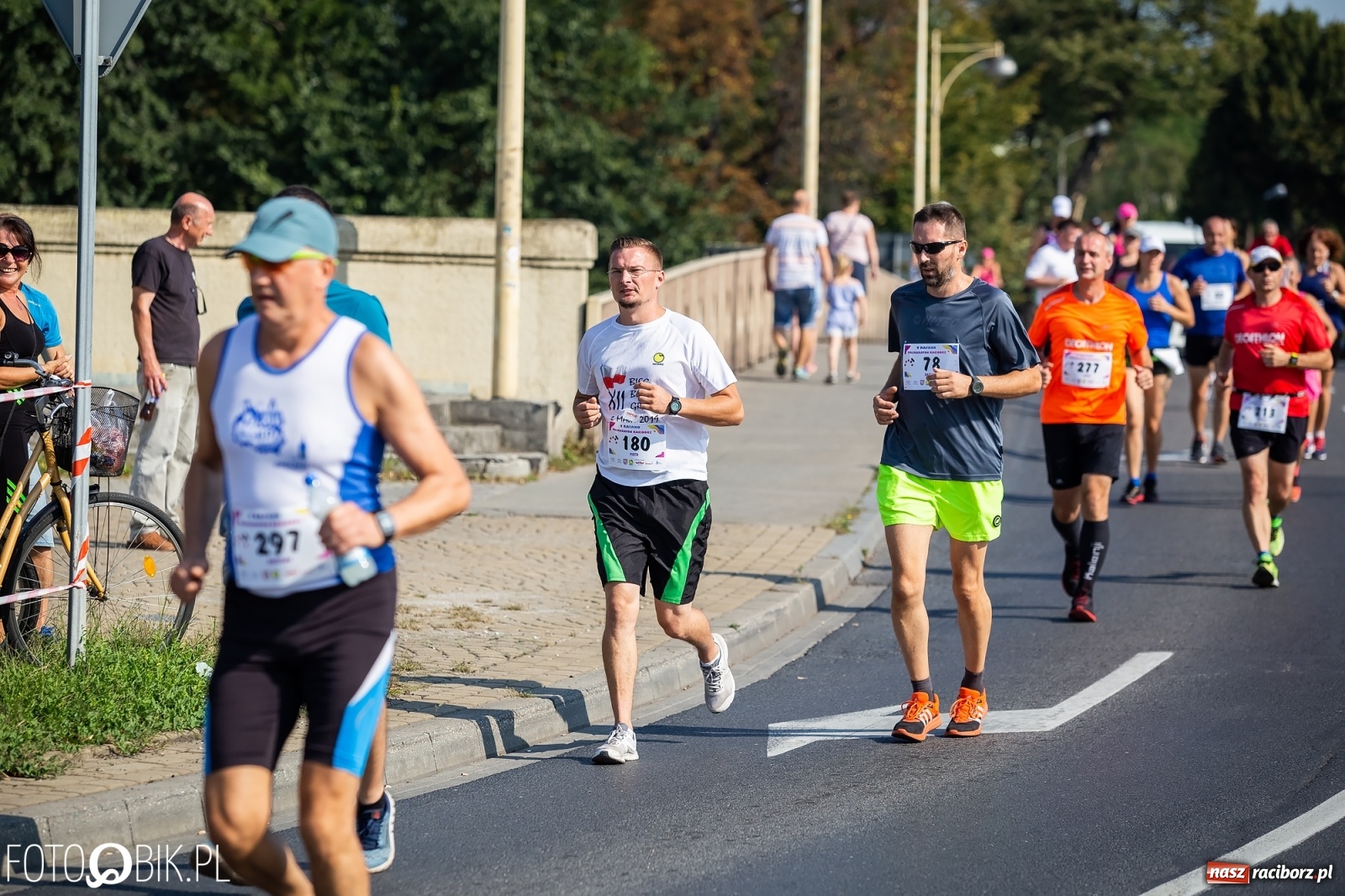 Zdjęcie w galerii na portalu naszraciborz.pl: Kenijczycy zdominowali Półmaraton Rafako [FOTO i WIDEO]  wiadomości z regionu