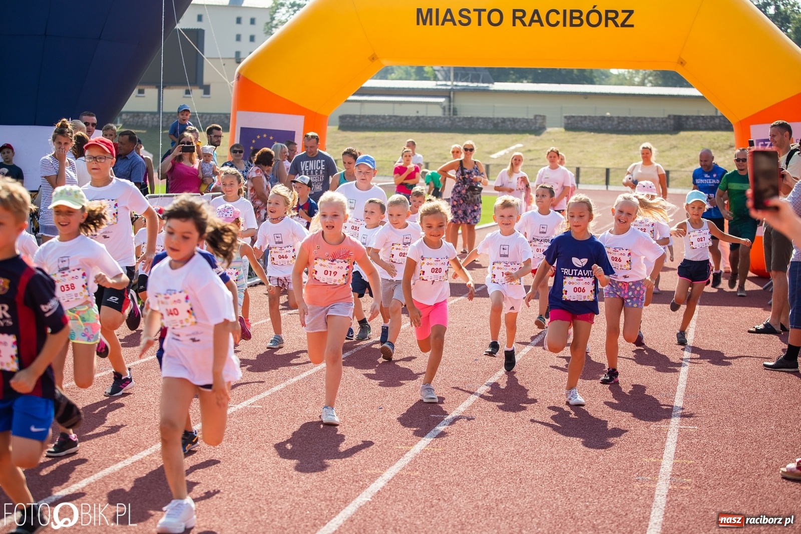 Zdjęcie w galerii na portalu naszraciborz.pl: Kenijczycy zdominowali Półmaraton Rafako [FOTO i WIDEO]  wiadomości z regionu