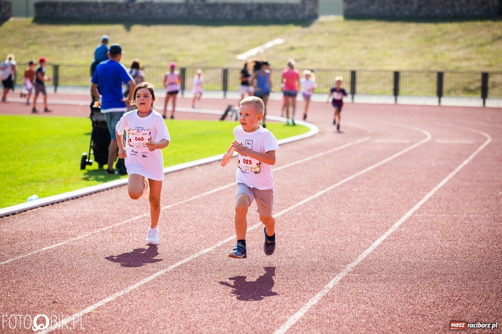 Zdjęcie w galerii na portalu naszraciborz.pl: Kenijczycy zdominowali Półmaraton Rafako [FOTO i WIDEO]  wiadomości z regionu