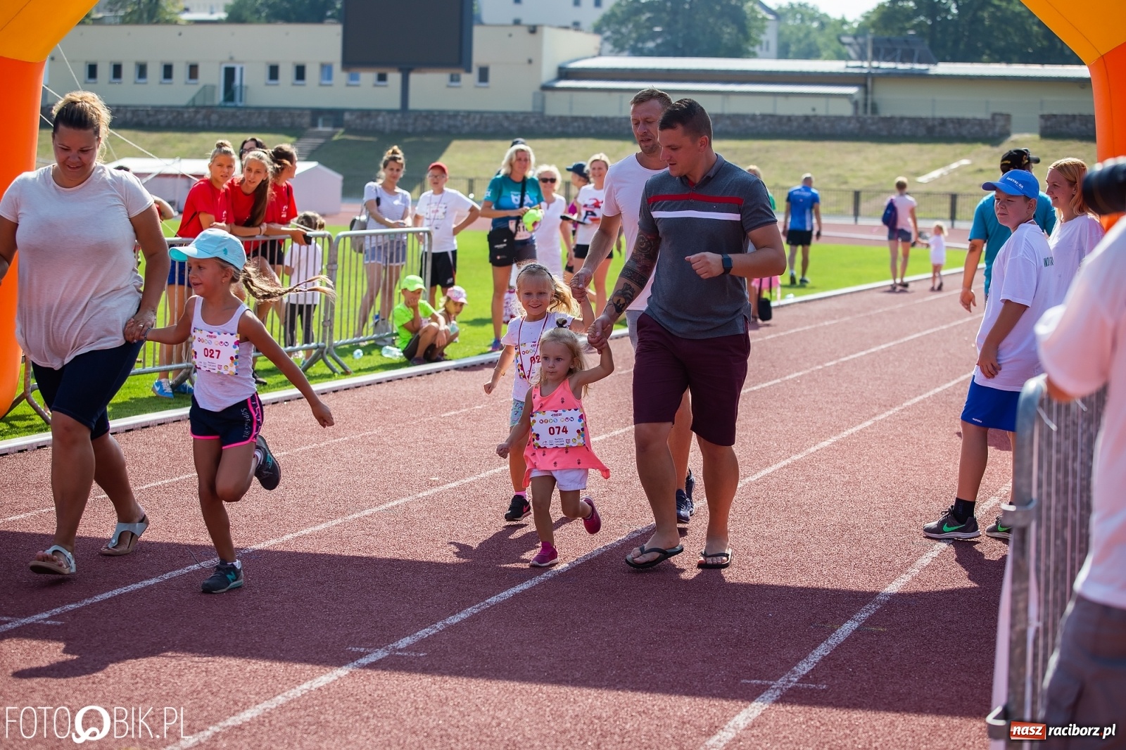 Zdjęcie w galerii na portalu naszraciborz.pl: Kenijczycy zdominowali Półmaraton Rafako [FOTO i WIDEO]  wiadomości z regionu