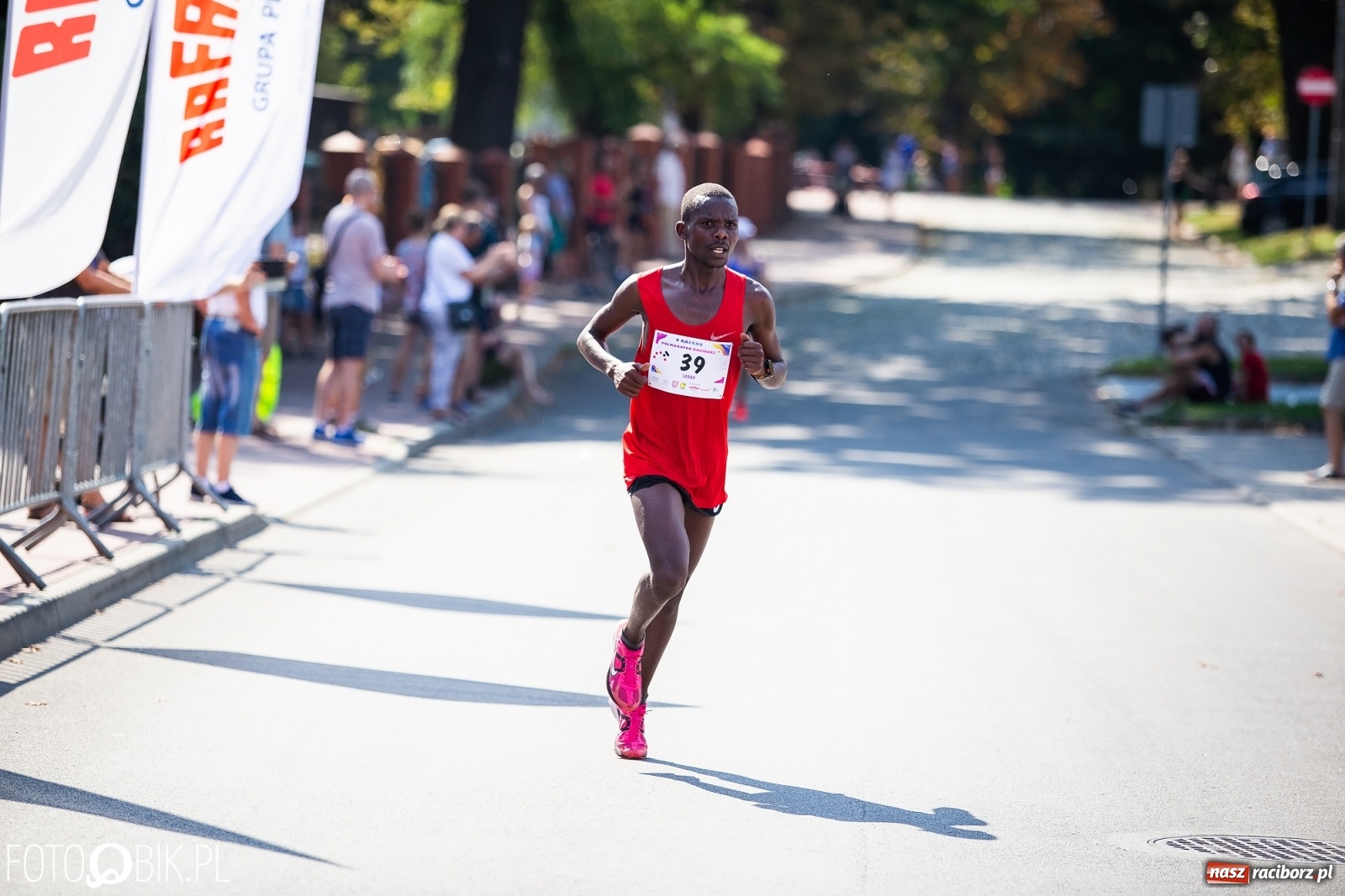 Zdjęcie w galerii na portalu naszraciborz.pl: Kenijczycy zdominowali Półmaraton Rafako [FOTO i WIDEO]  wiadomości z regionu