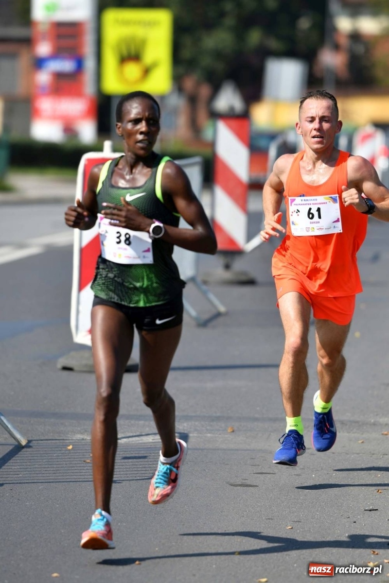 Zdjęcie w galerii na portalu naszraciborz.pl: Poznajcie śmiałków V Półmaratonu Rafako [FOTO] wiadomości z regionu