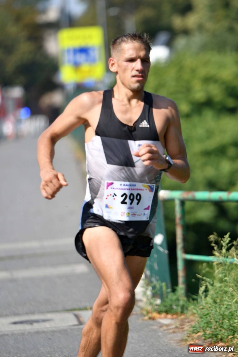 Zdjęcie w galerii na portalu naszraciborz.pl: Poznajcie śmiałków V Półmaratonu Rafako [FOTO] wiadomości z regionu