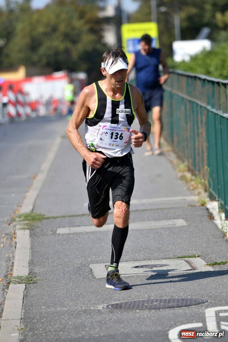 Zdjęcie w galerii na portalu naszraciborz.pl: Poznajcie śmiałków V Półmaratonu Rafako [FOTO] wiadomości z regionu