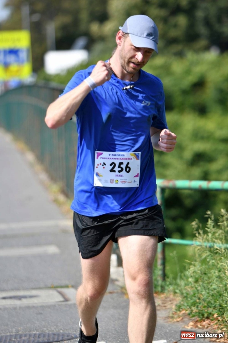 Zdjęcie w galerii na portalu naszraciborz.pl: Poznajcie śmiałków V Półmaratonu Rafako [FOTO] wiadomości z regionu
