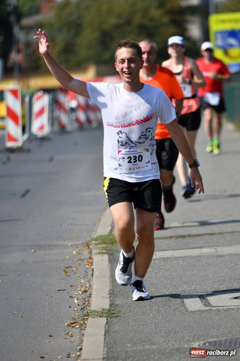 Zdjęcie w galerii na portalu naszraciborz.pl: Poznajcie śmiałków V Półmaratonu Rafako [FOTO] wiadomości z regionu