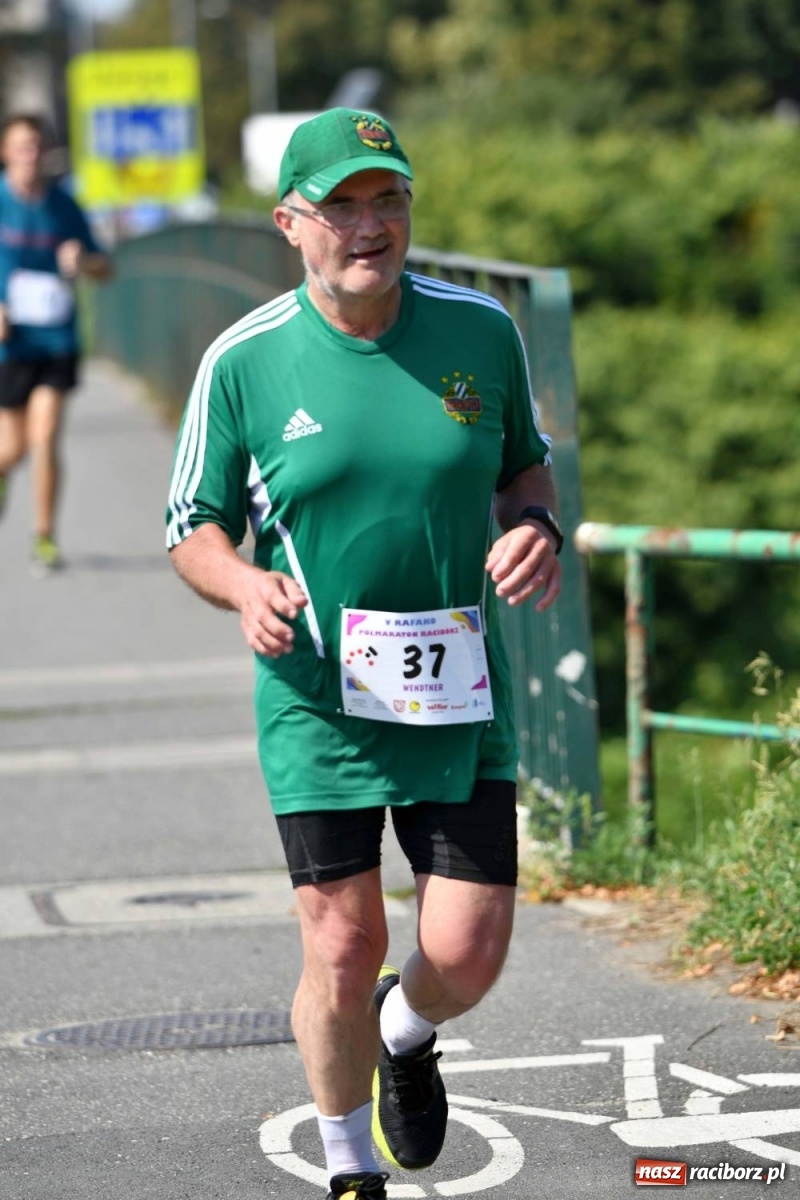 Zdjęcie w galerii na portalu naszraciborz.pl: Poznajcie śmiałków V Półmaratonu Rafako [FOTO] wiadomości z regionu