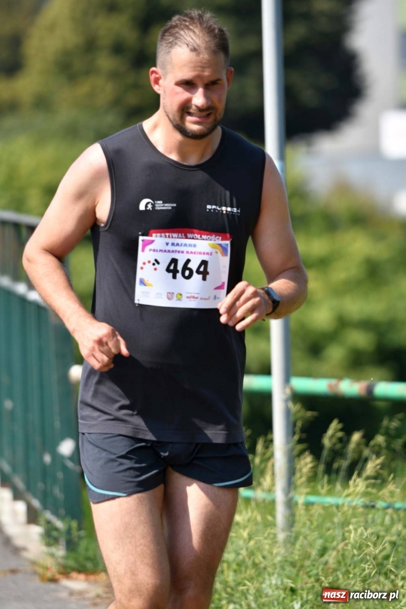 Zdjęcie w galerii na portalu naszraciborz.pl: Poznajcie śmiałków V Półmaratonu Rafako [FOTO] wiadomości z regionu