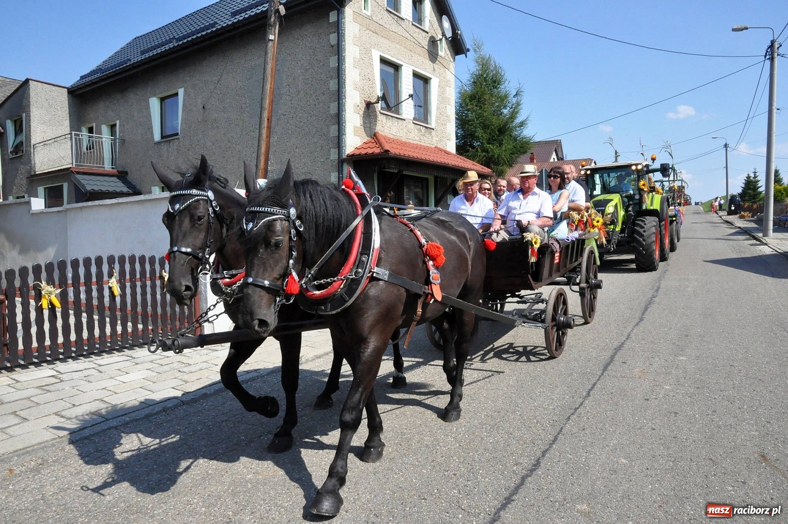 Zdjęcie w galerii na portalu naszraciborz.pl: Zike zake. Tak się bawi gmina Krzanowice!  wiadomości z regionu