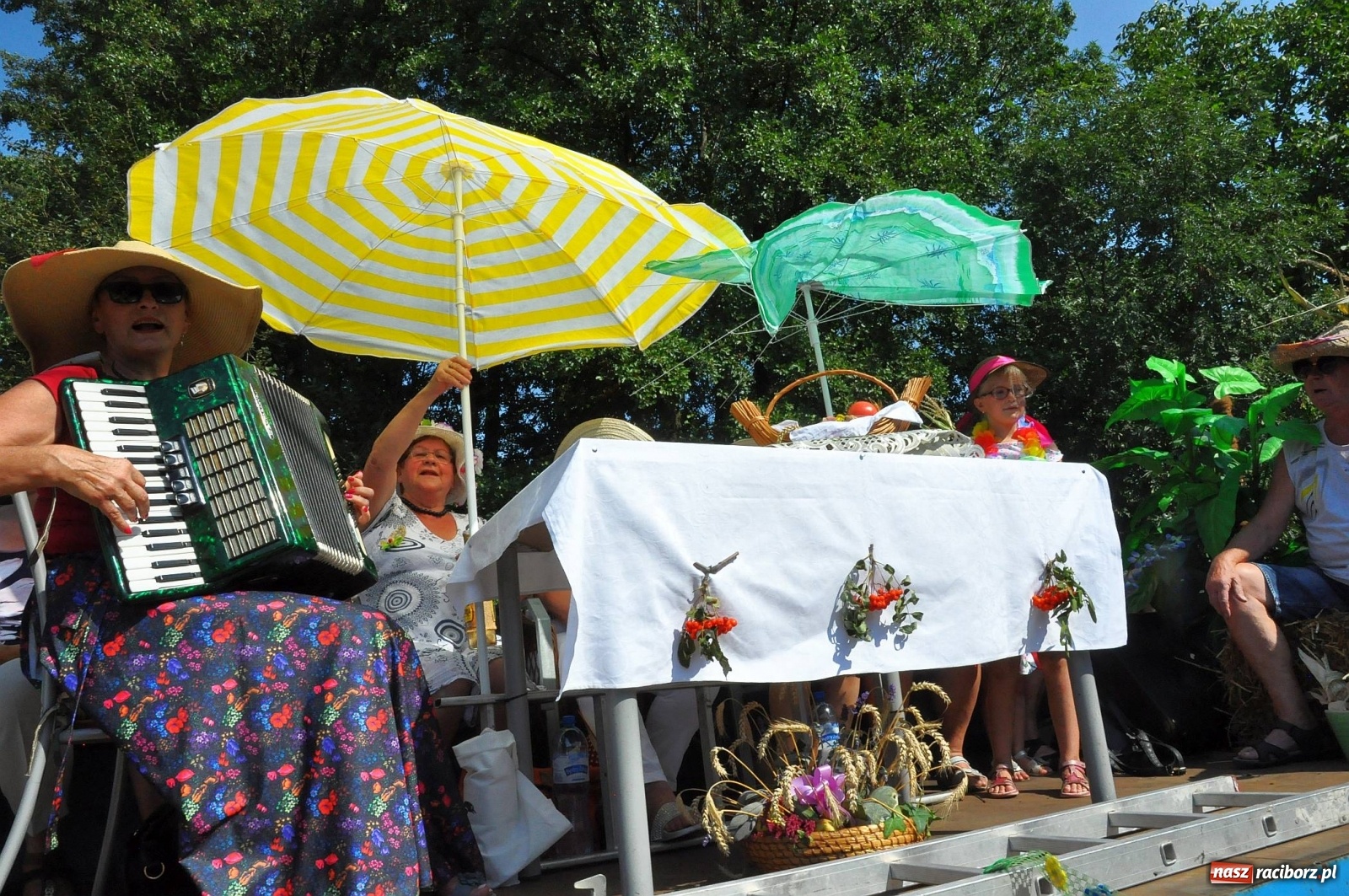 Zdjęcie w galerii na portalu naszraciborz.pl: Zike zake. Tak się bawi gmina Krzanowice!  wiadomości z regionu